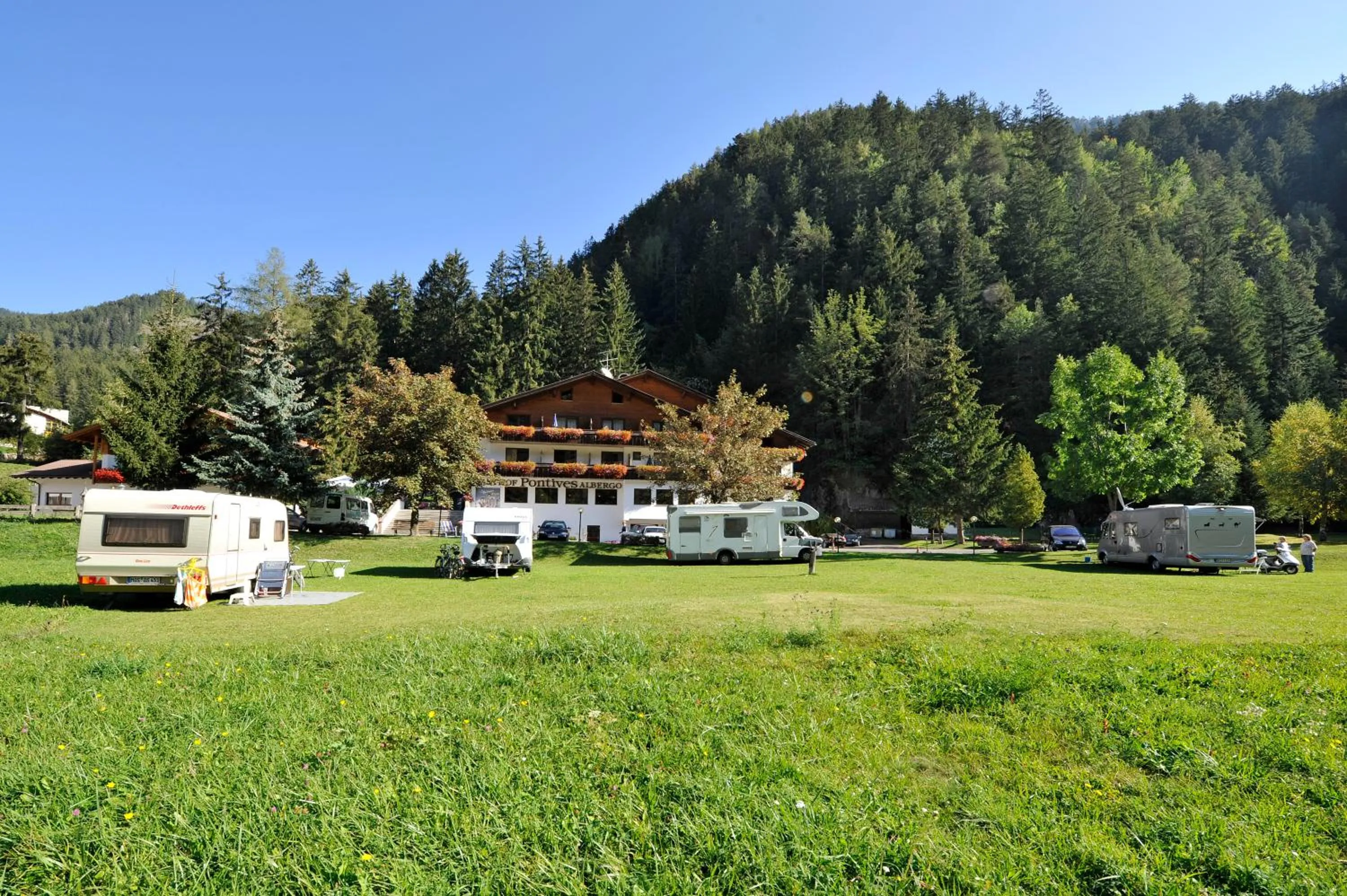 Facade/entrance in Hotel Pontives