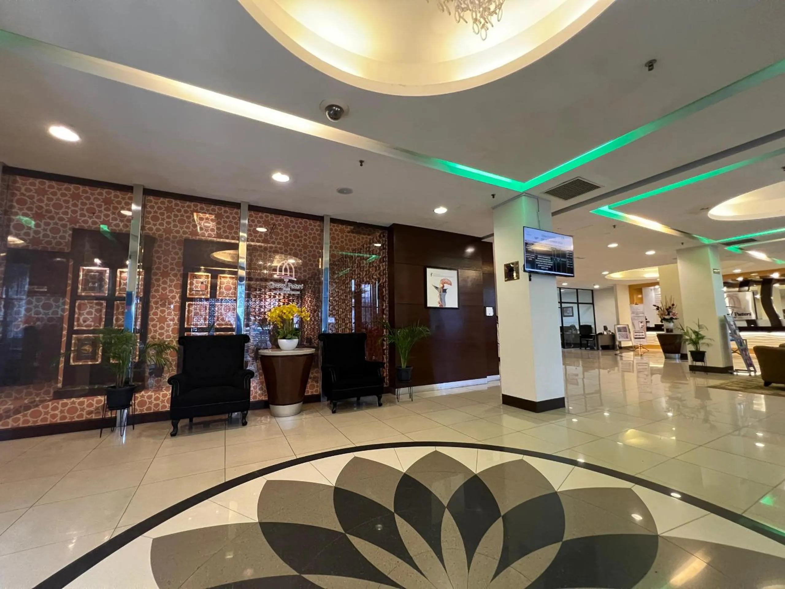 The Grand Puteri Hotel