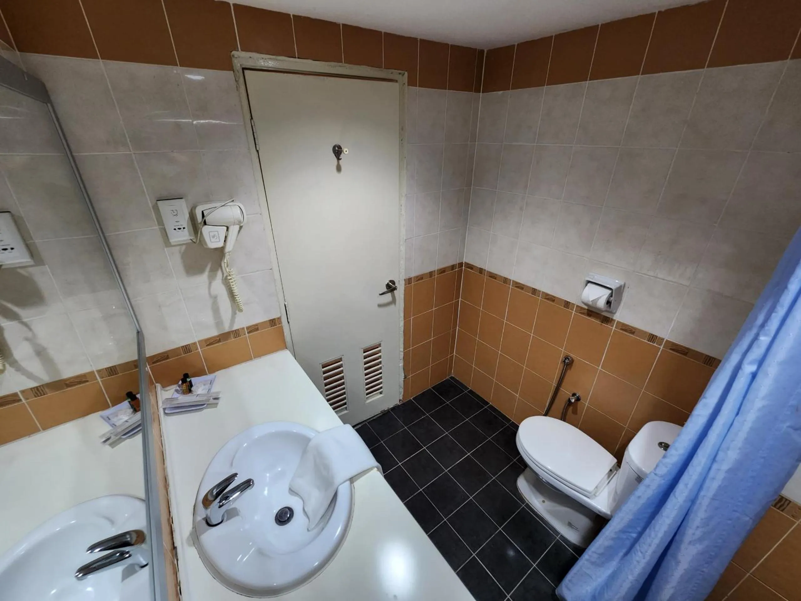 The Grand Puteri Hotel