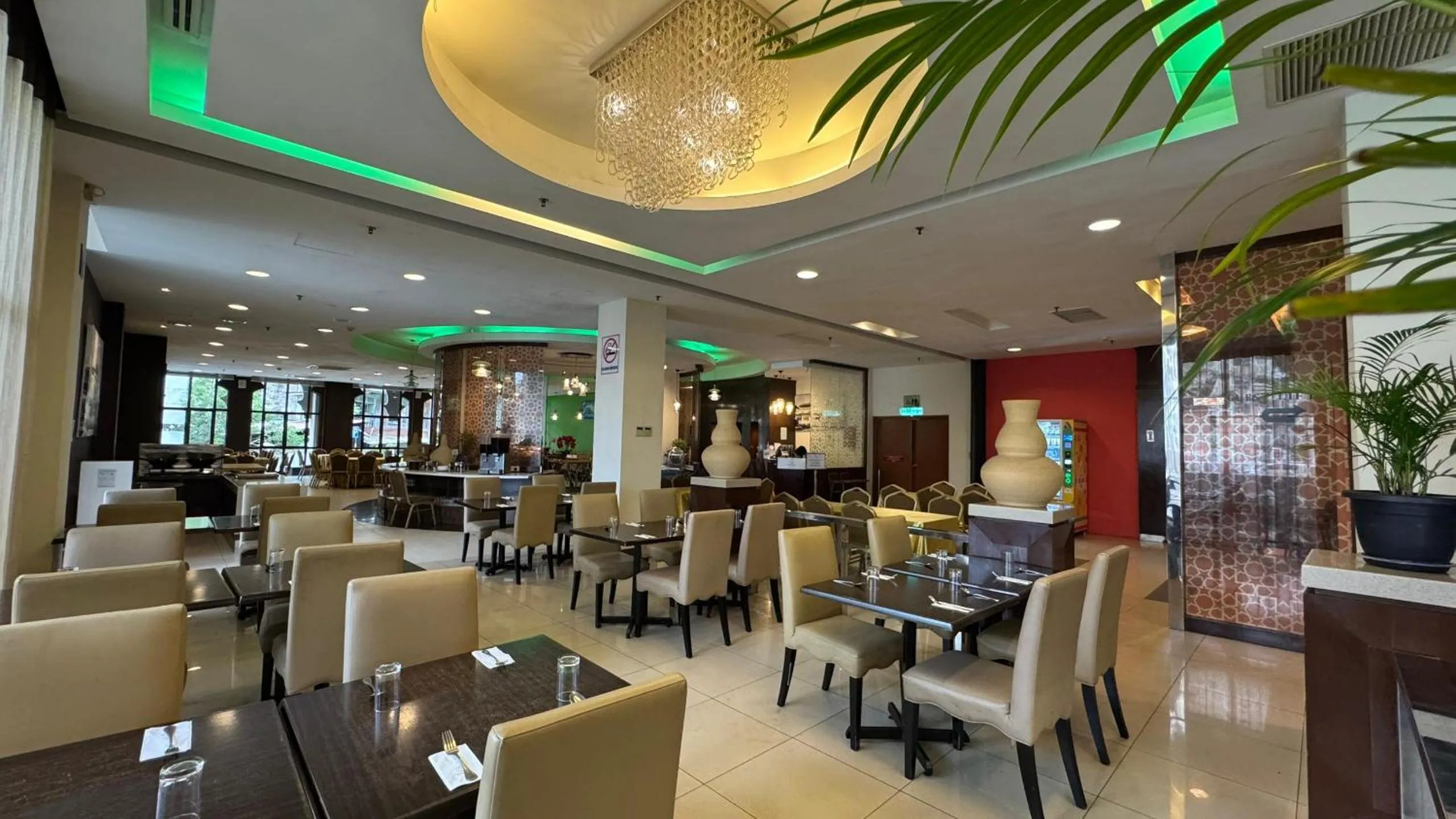 Restaurant/places to eat in The Grand Puteri Hotel