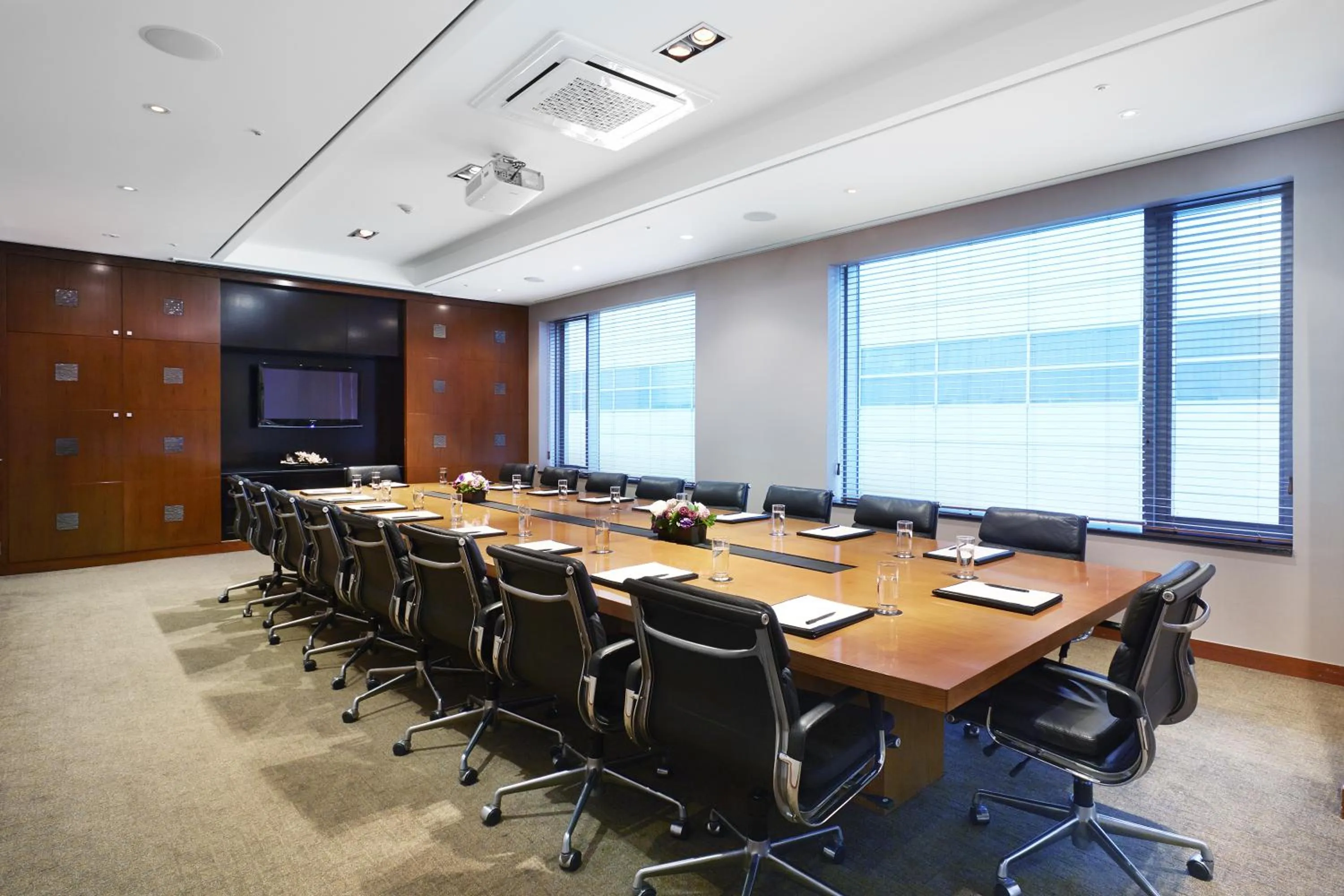 Day in Oakwood Premier Coex Center Seoul