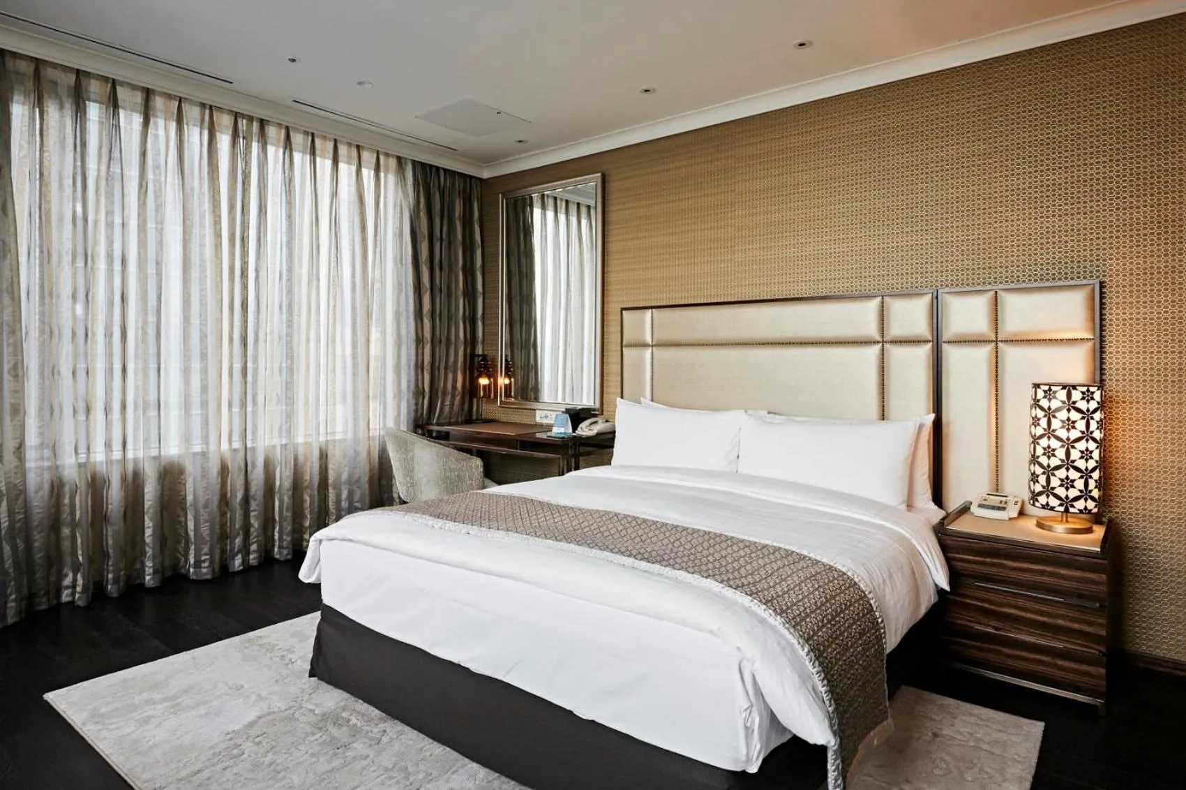 Decorative detail, Bed in Oakwood Premier Coex Center Seoul