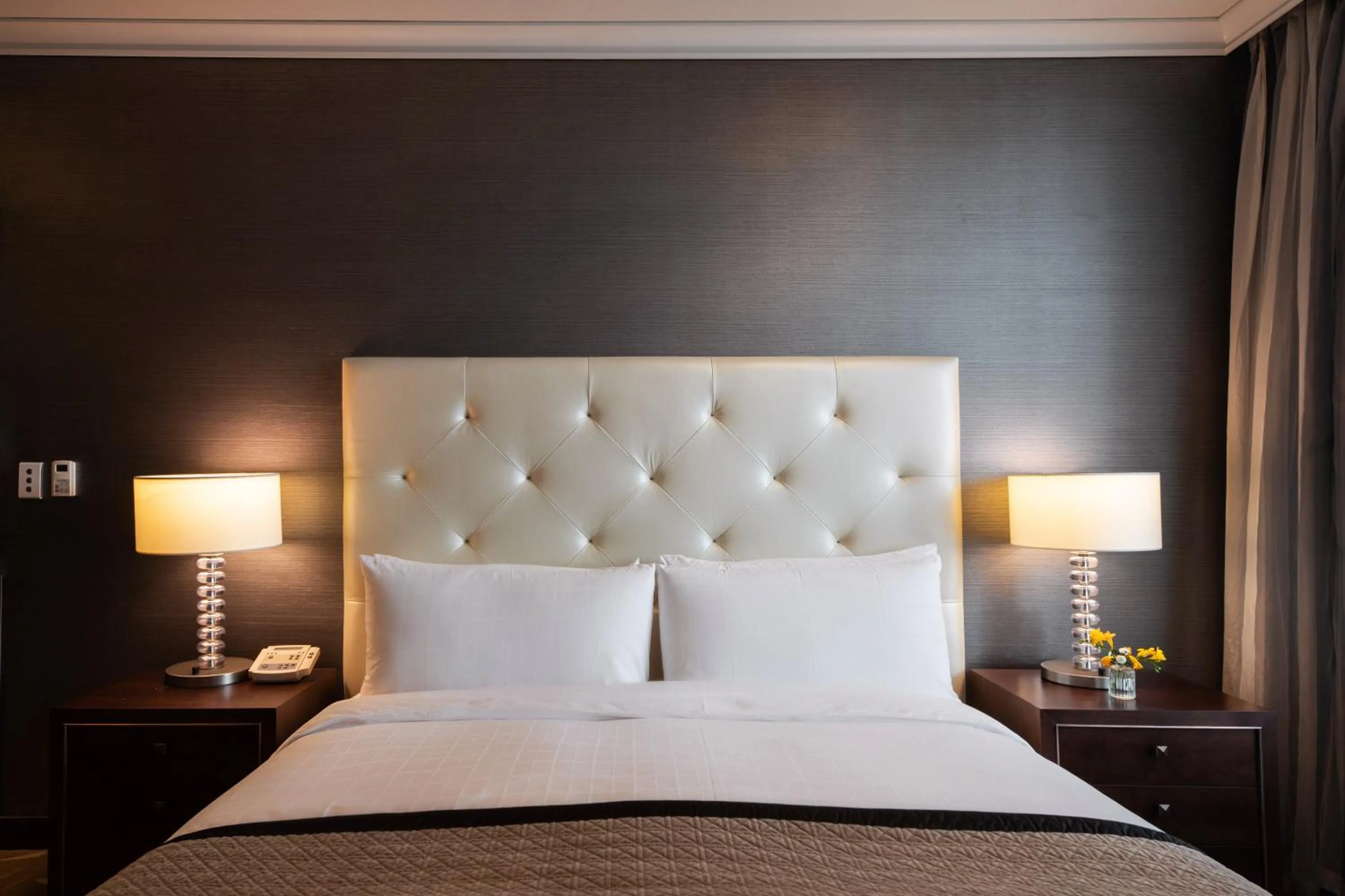 Decorative detail, Bed in Oakwood Premier Coex Center Seoul