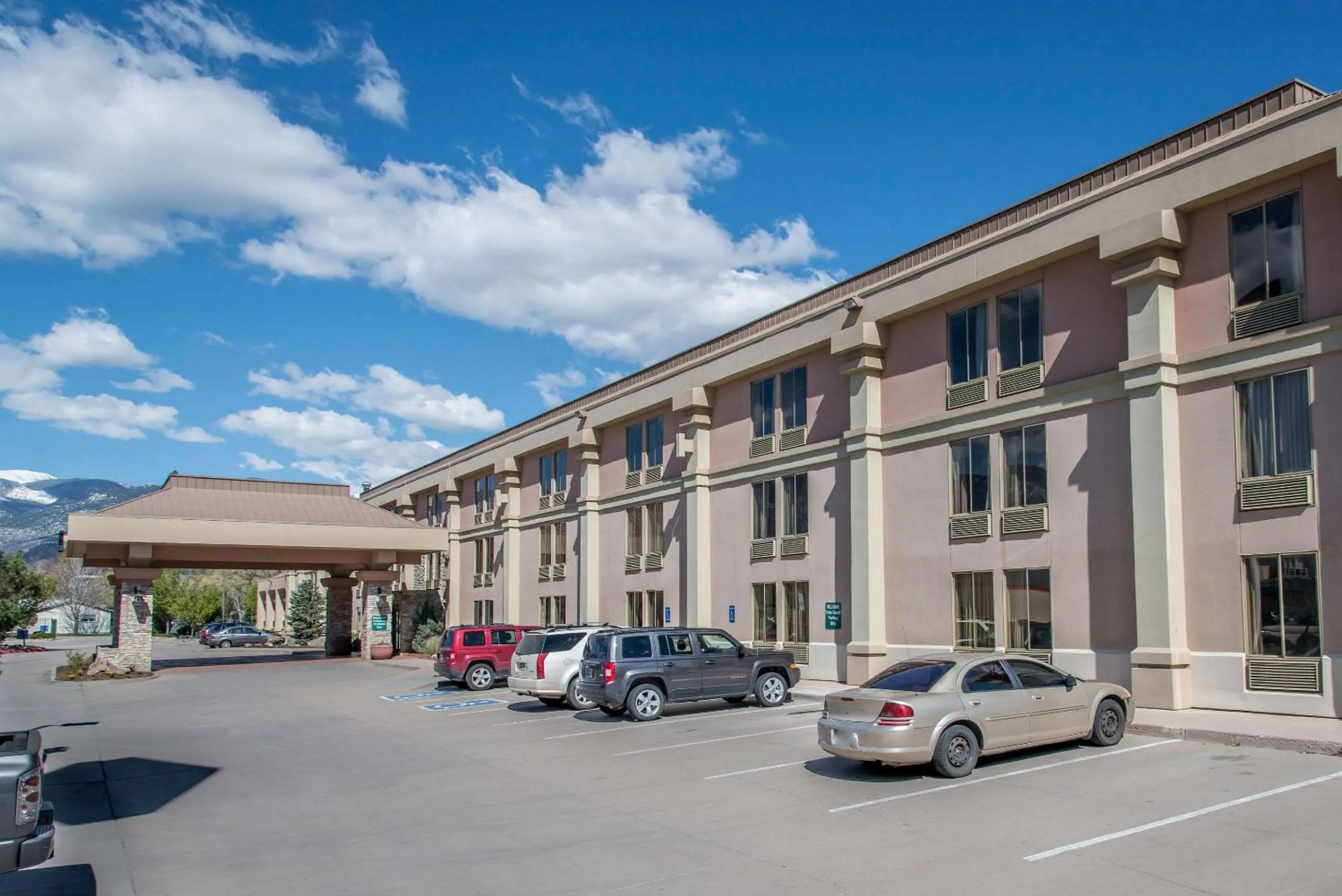 Property building in Quality Inn Colorado Springs South