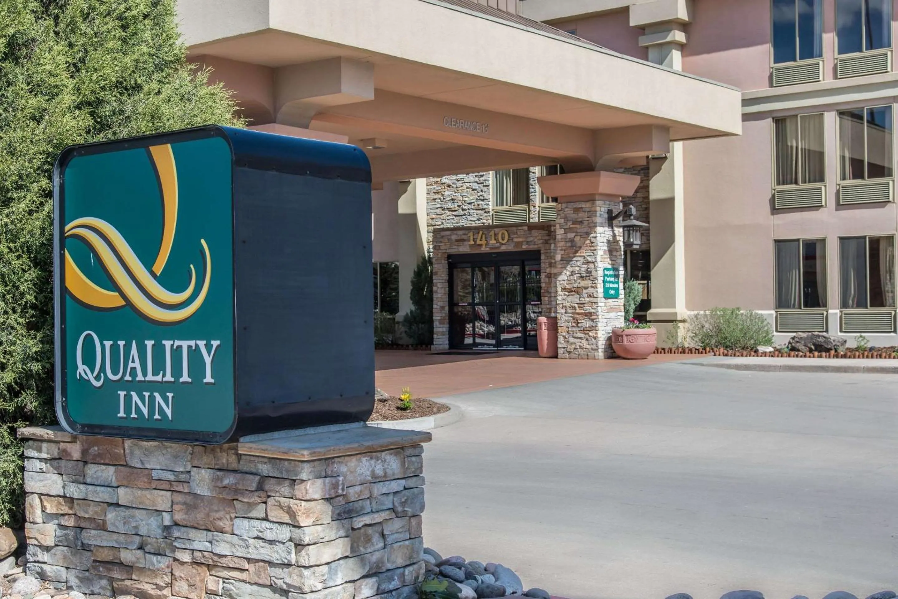 Property building in Quality Inn Colorado Springs South