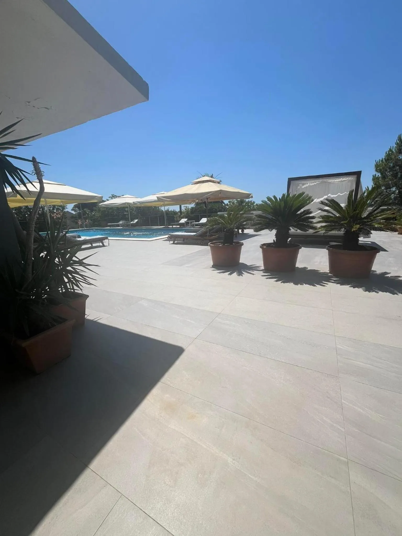 Swimming pool in Dela