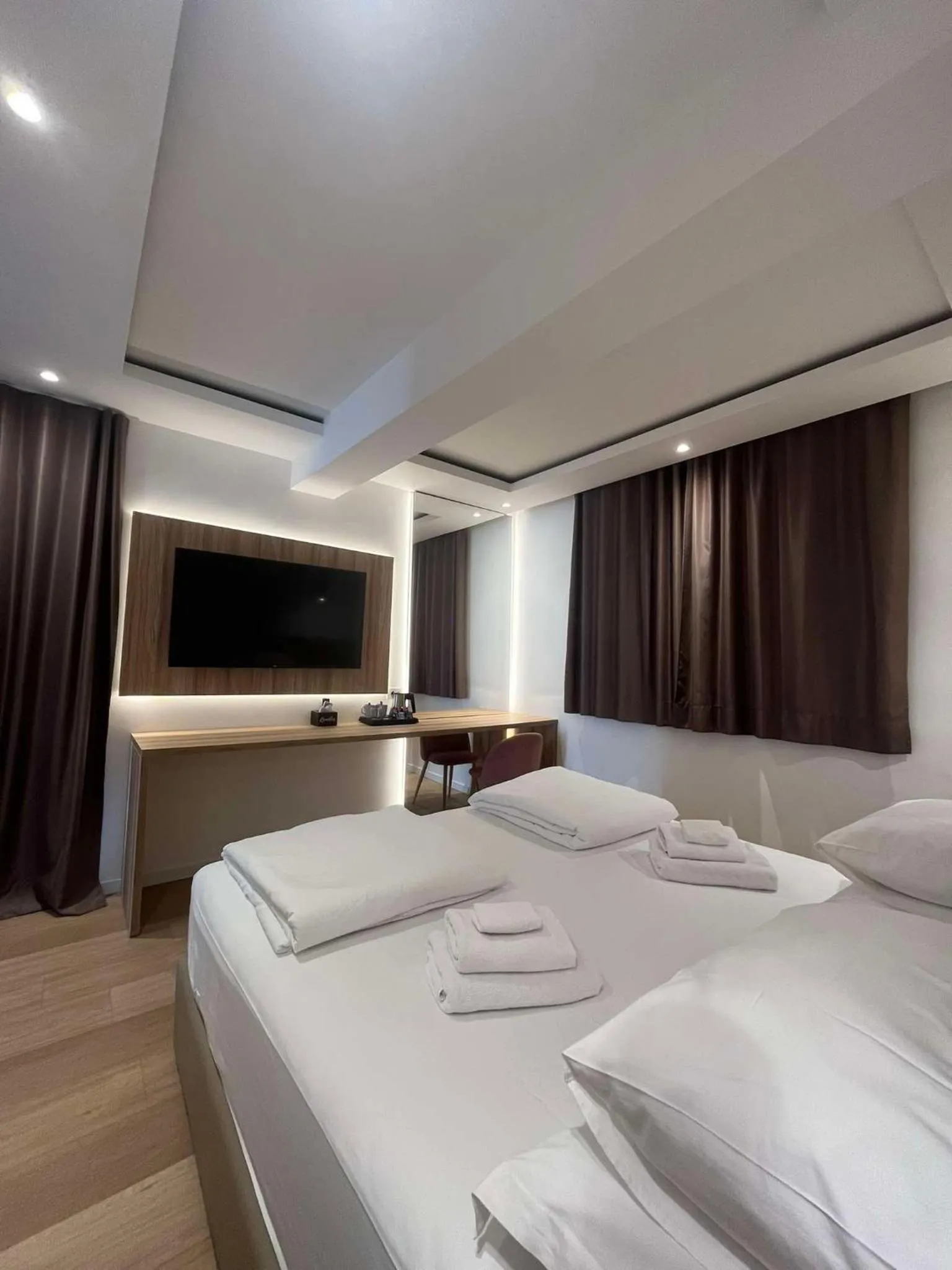 Deluxe Double Room with Balcony and Sea View in Dela