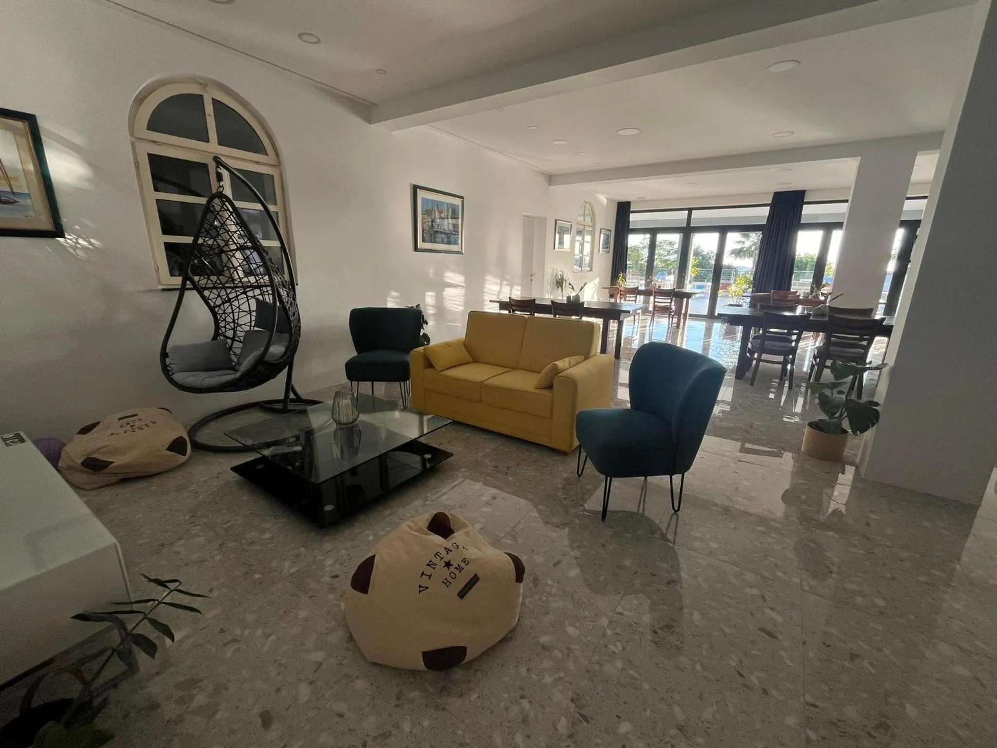 Seating area in Dela