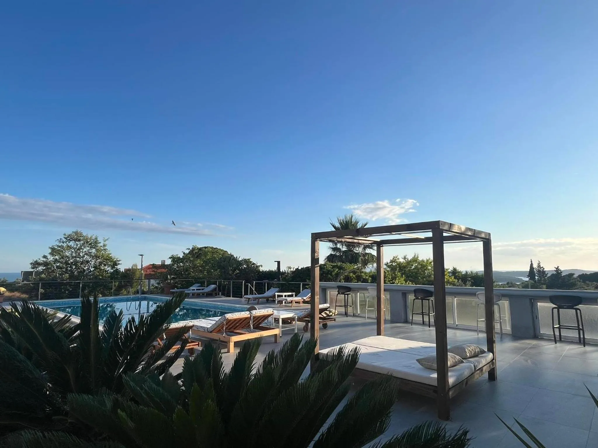 Swimming pool in Dela