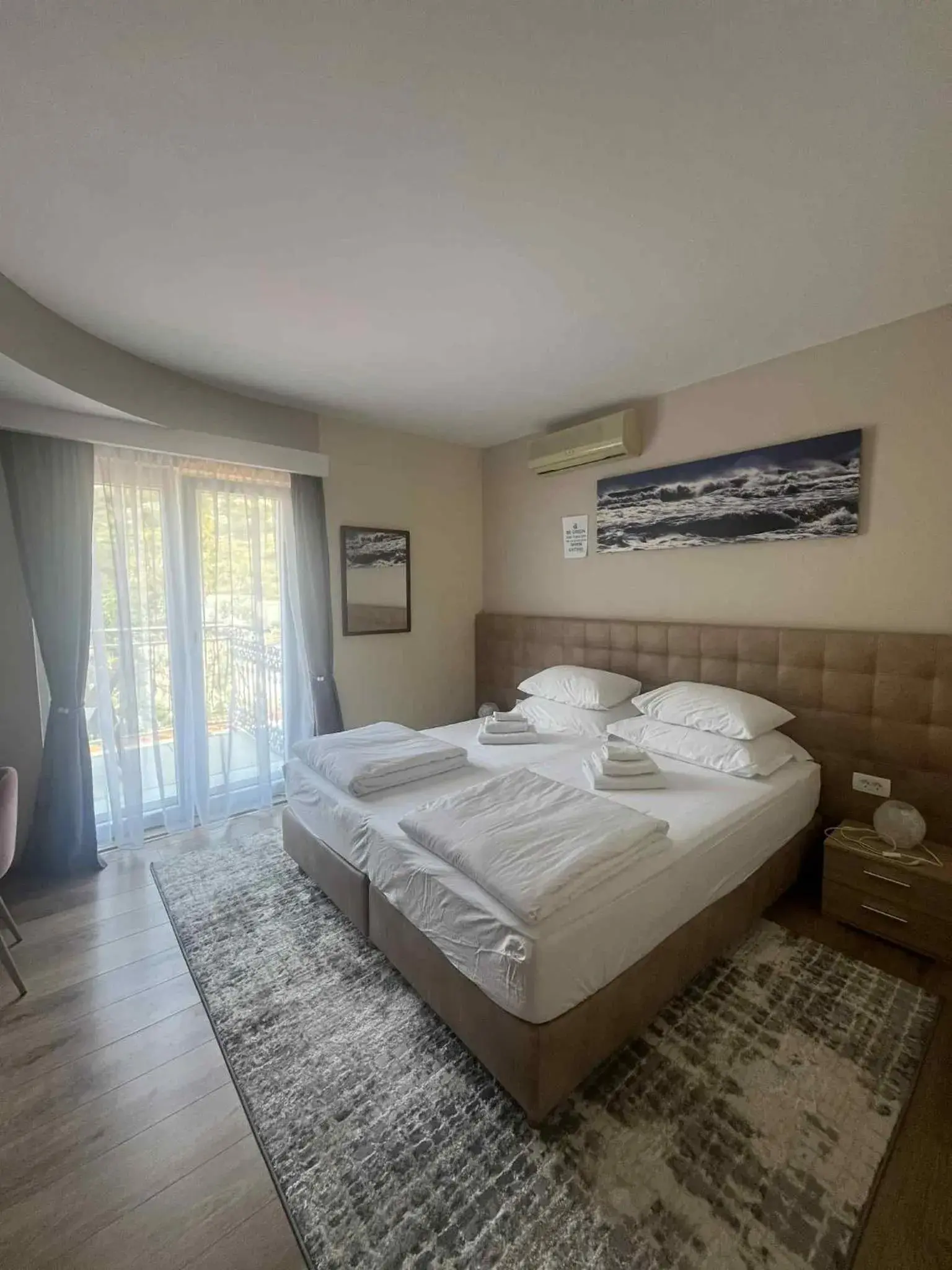 Double or Twin Room with Mountain View in Dela Double or Twin Room with Mountain View in Dela