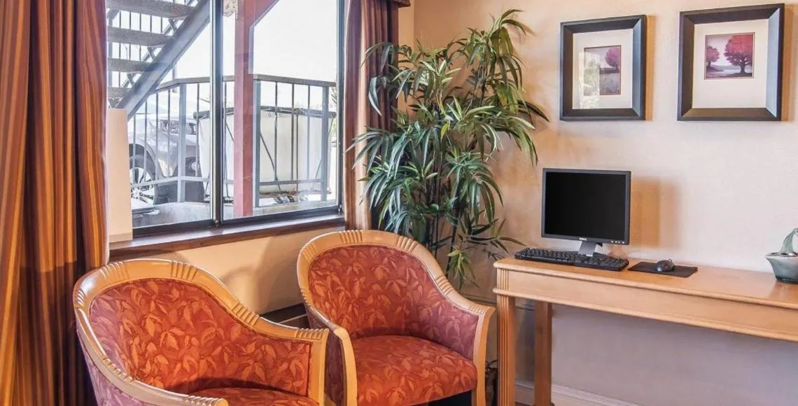 Lobby or reception in Ashland Valley Inn