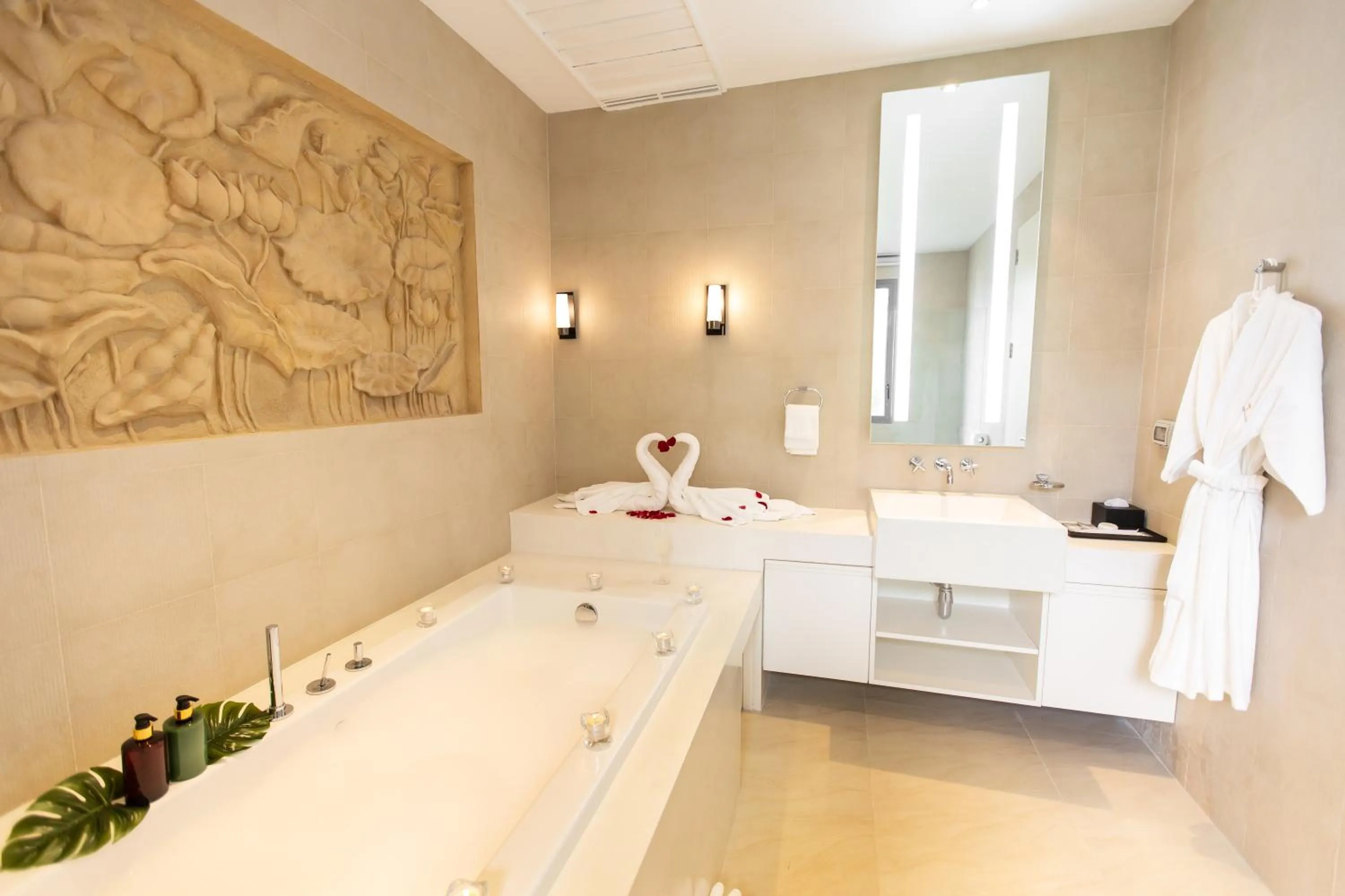 Toilet in Teetara Villa Patong