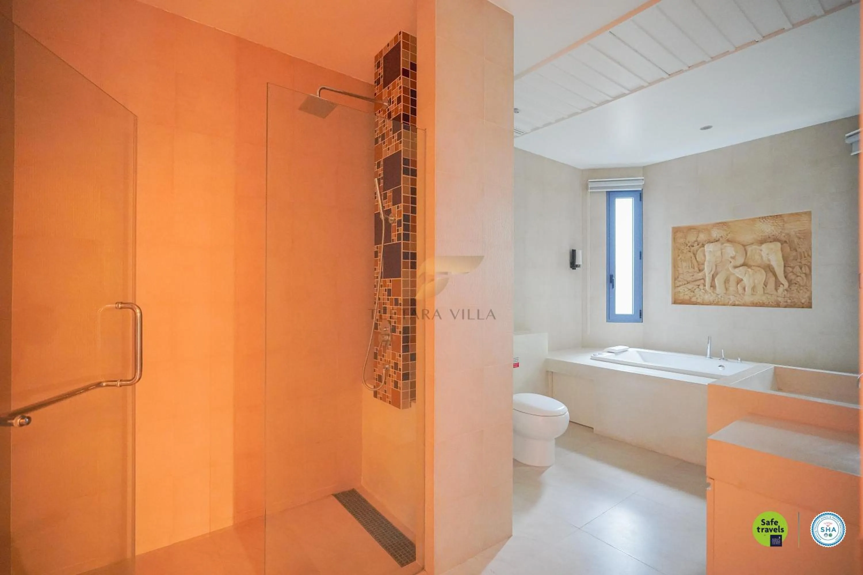 Shower in Teetara Villa Patong