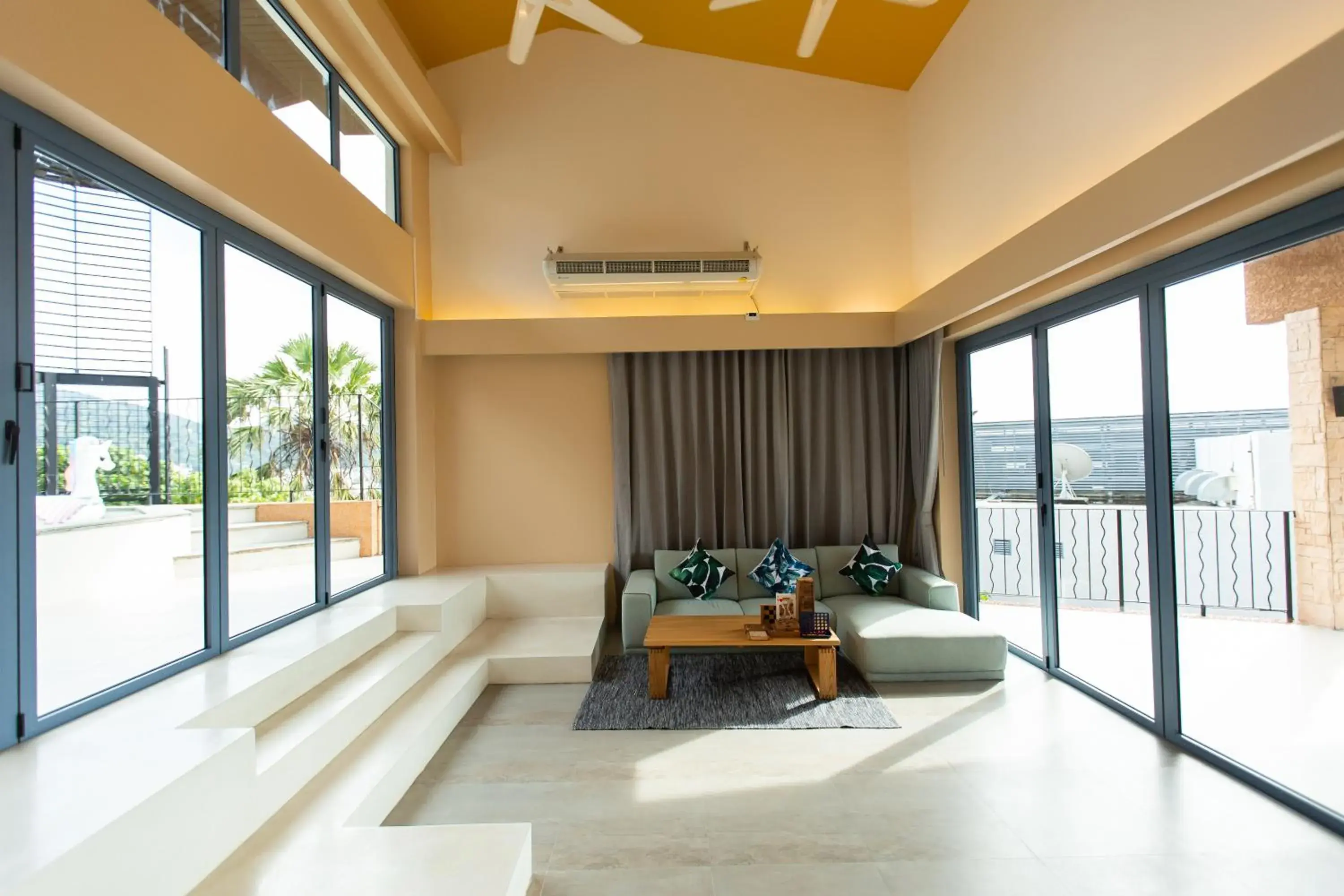 Four-Bedroom Villa with Sea View in Teetara Villa Patong Four-Bedroom Villa with Sea View in Teetara Villa Patong