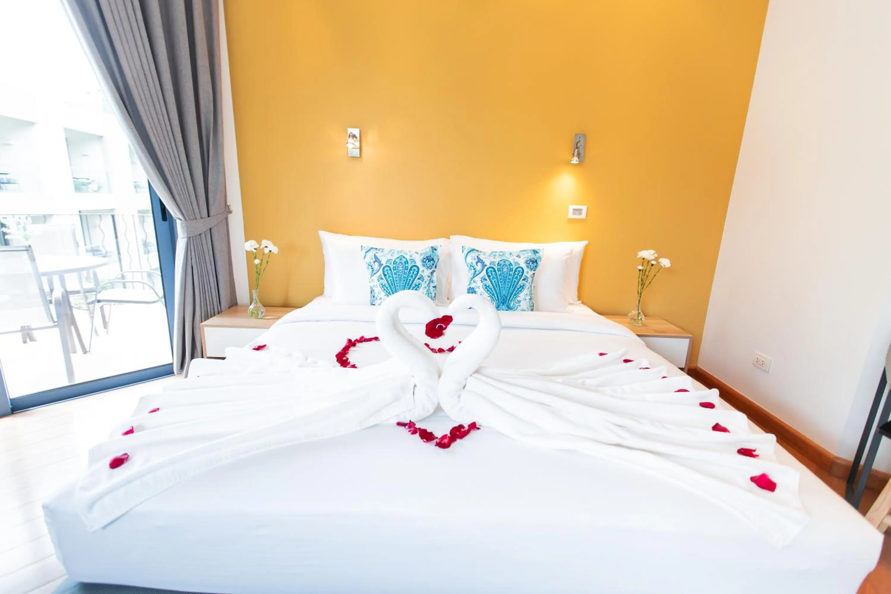 Bed in Teetara Villa Patong