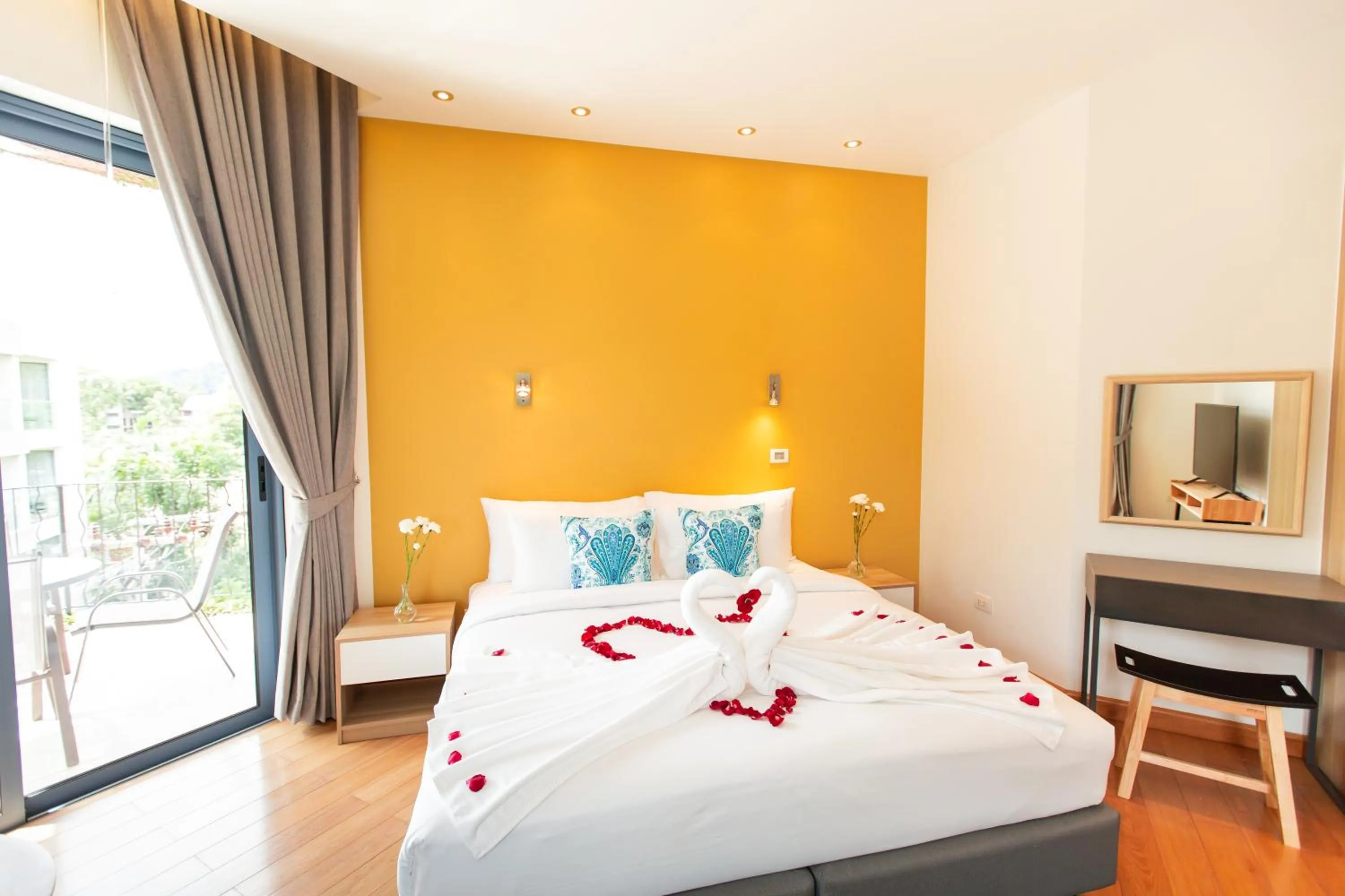 Bed in Teetara Villa Patong