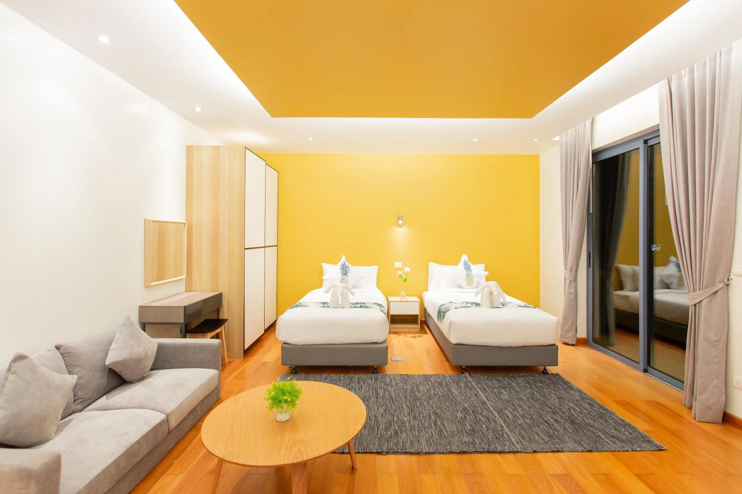 Photo of the whole room, Bed in Teetara Villa Patong