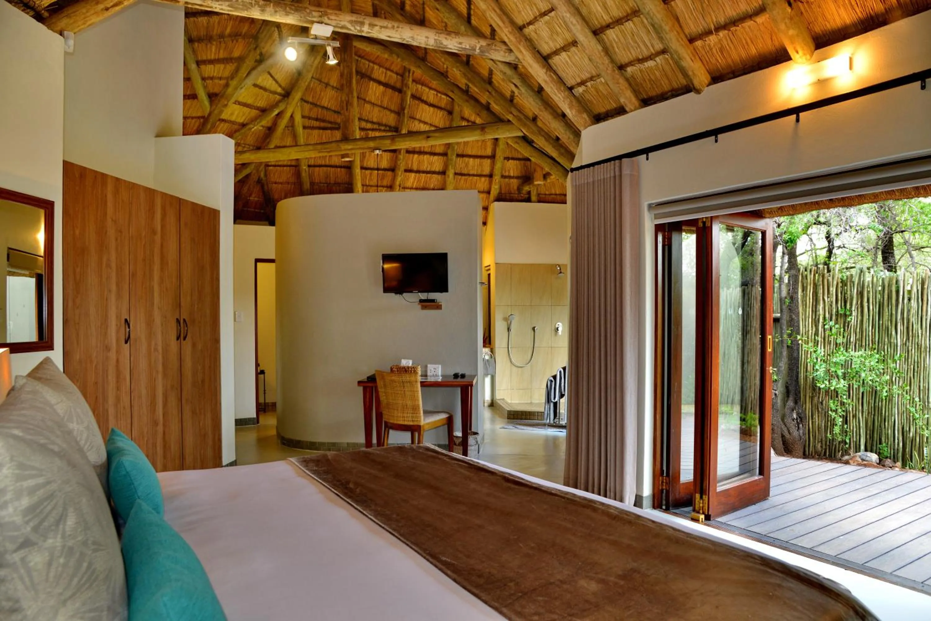 Bed in Tambuti Lodge