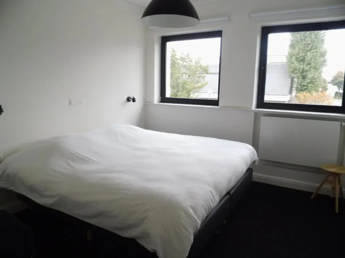 Double or Twin Room with Bath - single occupancy in Quarante Cinq Double or Twin Room with Bath - single occupancy in Quarante Cinq