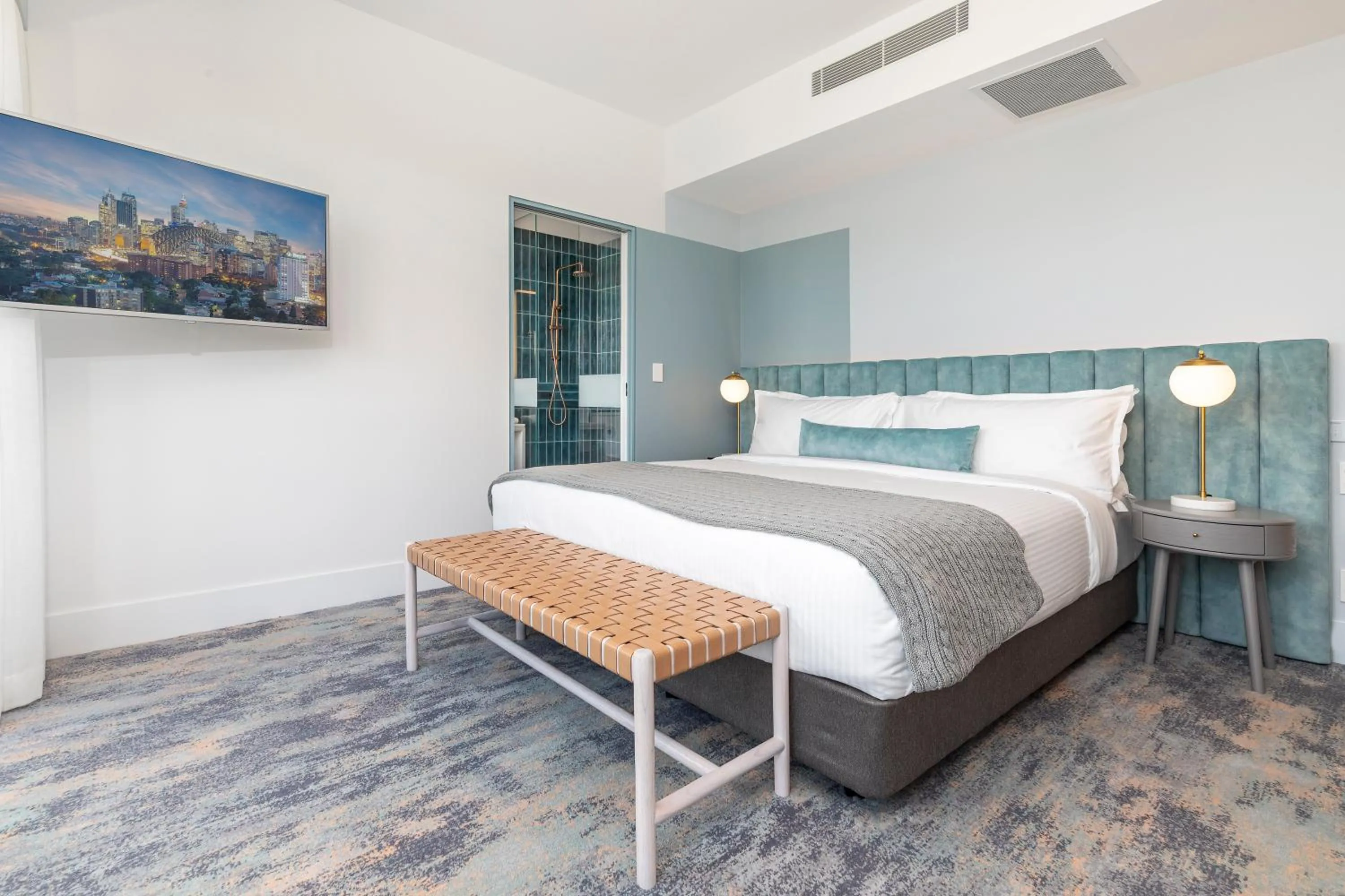 Photo of the whole room, Bed in The Albert Mosman