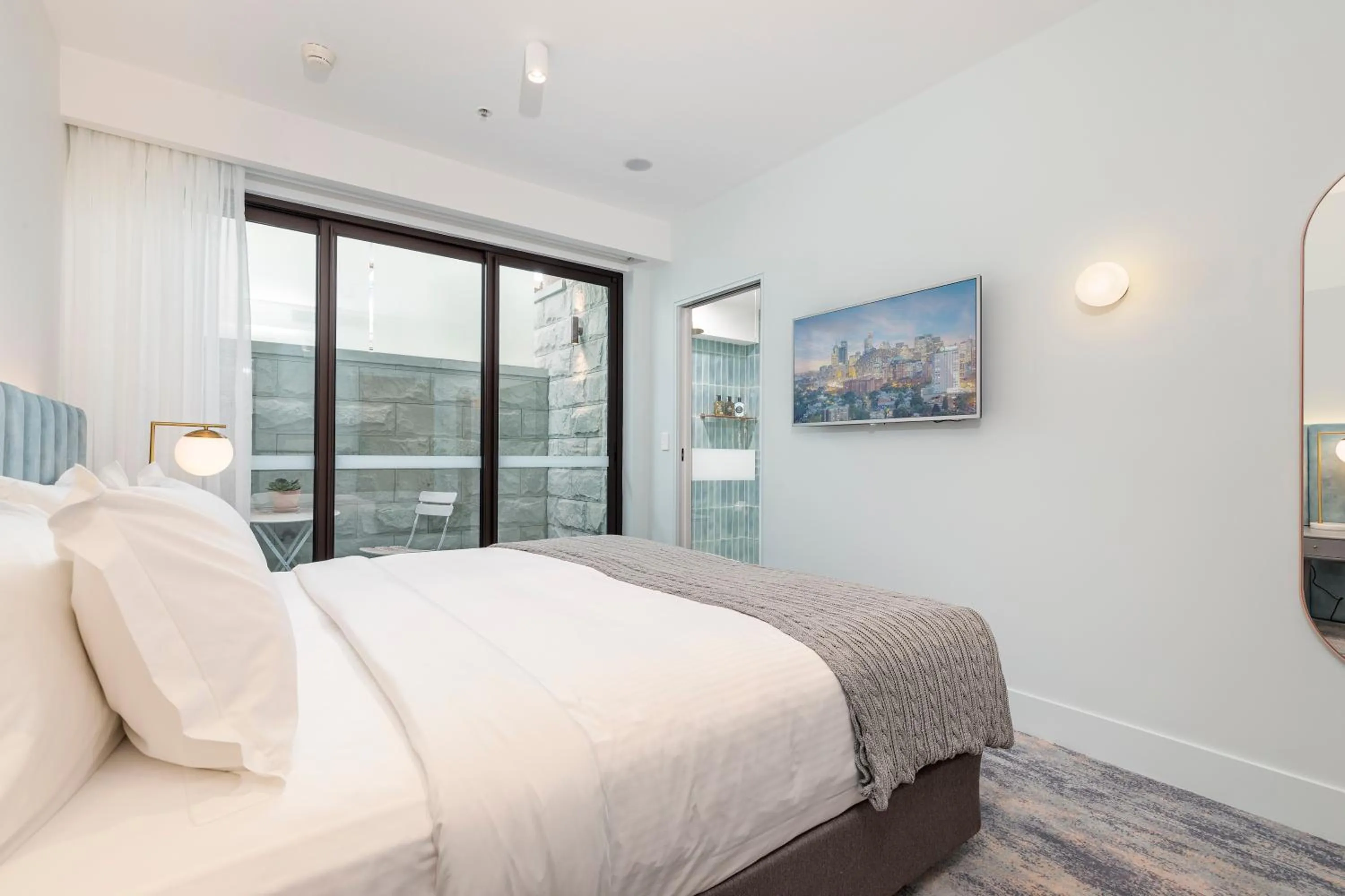 Photo of the whole room, Bed in The Albert Mosman