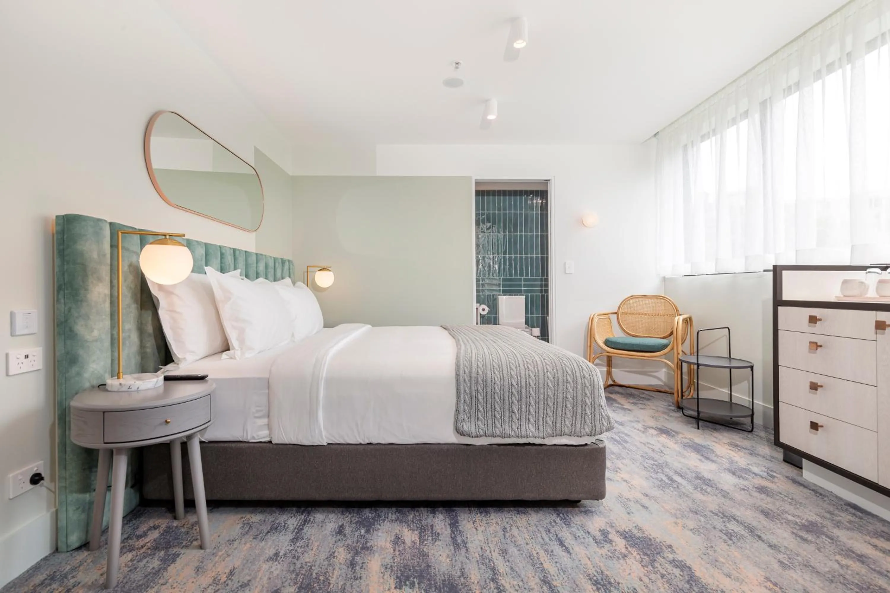 Photo of the whole room, Bed in The Albert Mosman