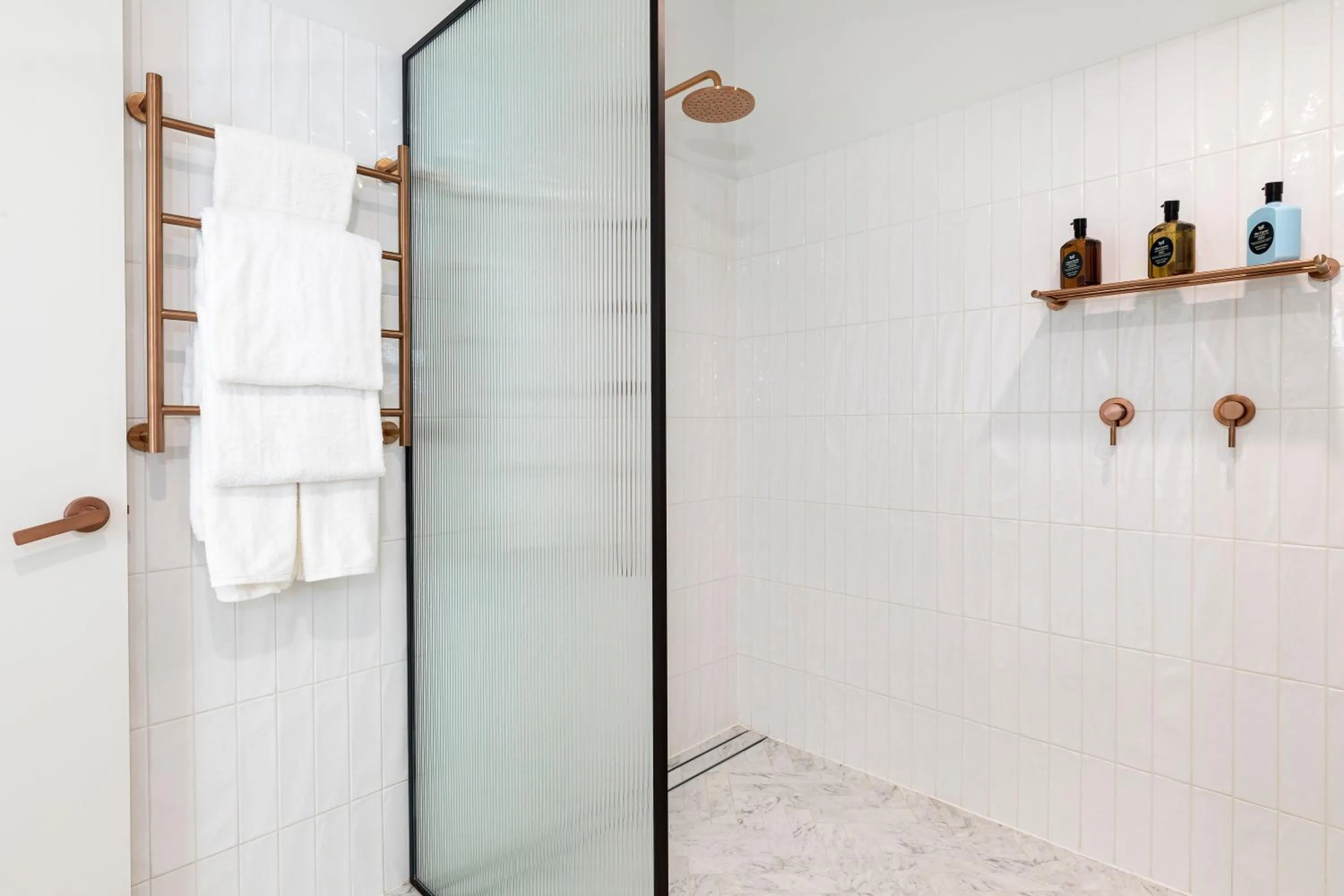 Shower in The Albert Mosman