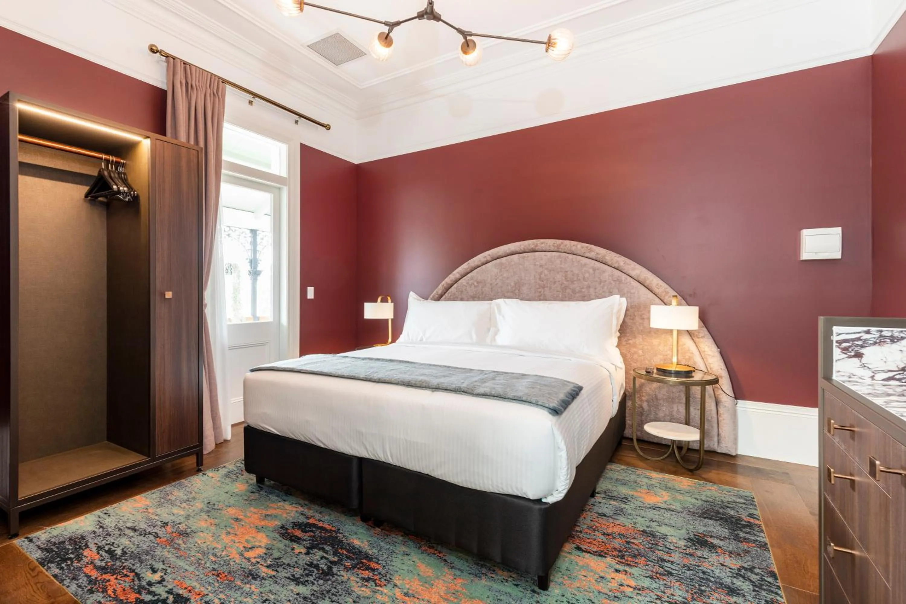 Photo of the whole room, Bed in The Albert Mosman