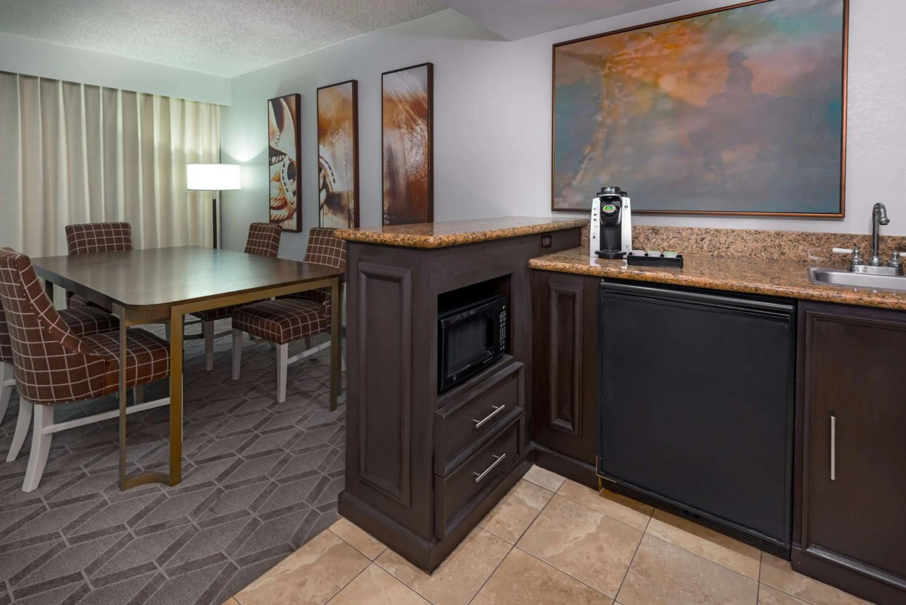 Kitchen or kitchenette in Embassy Suites Dallas - Park Central Area