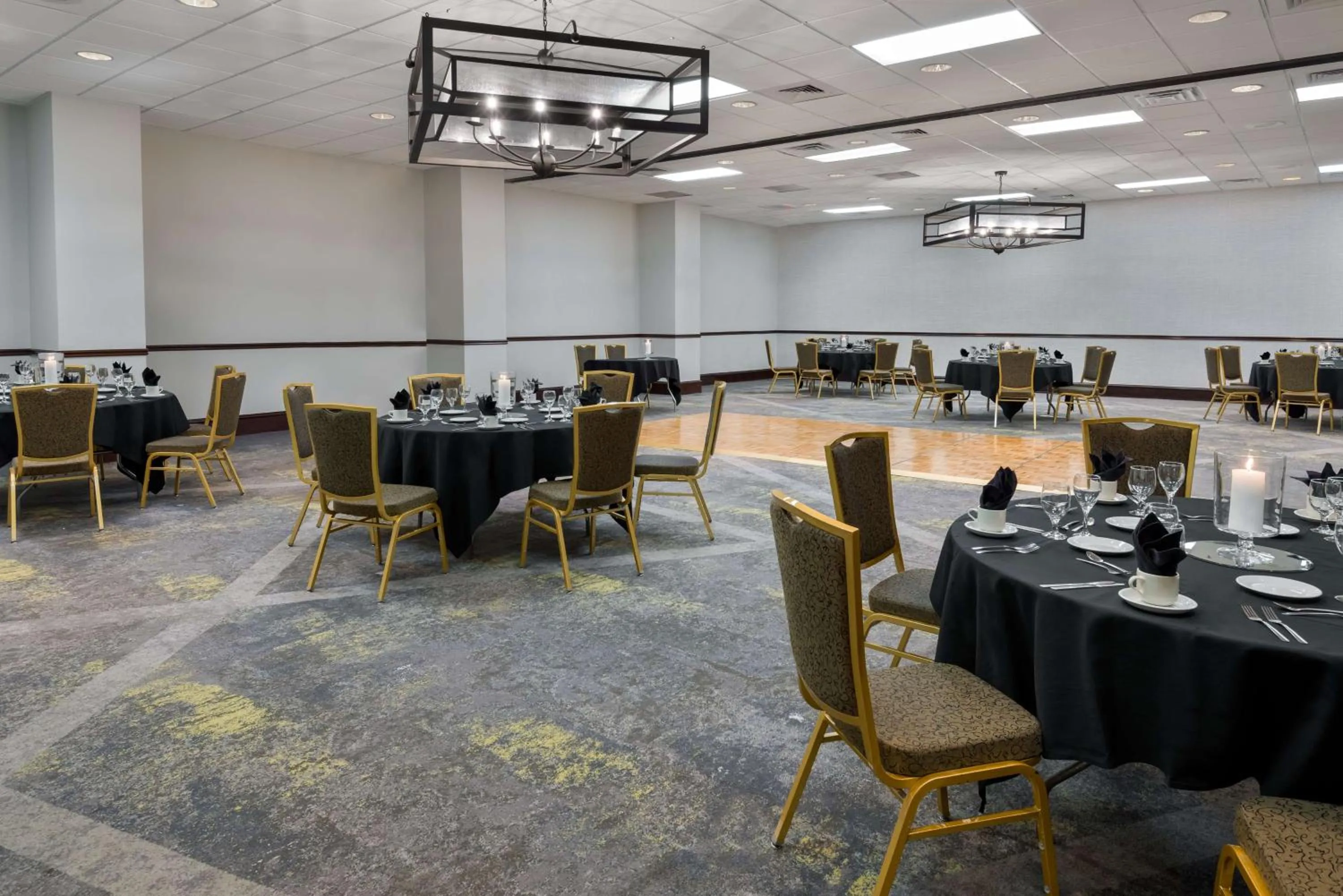 Meeting/conference room in Embassy Suites Dallas - Park Central Area
