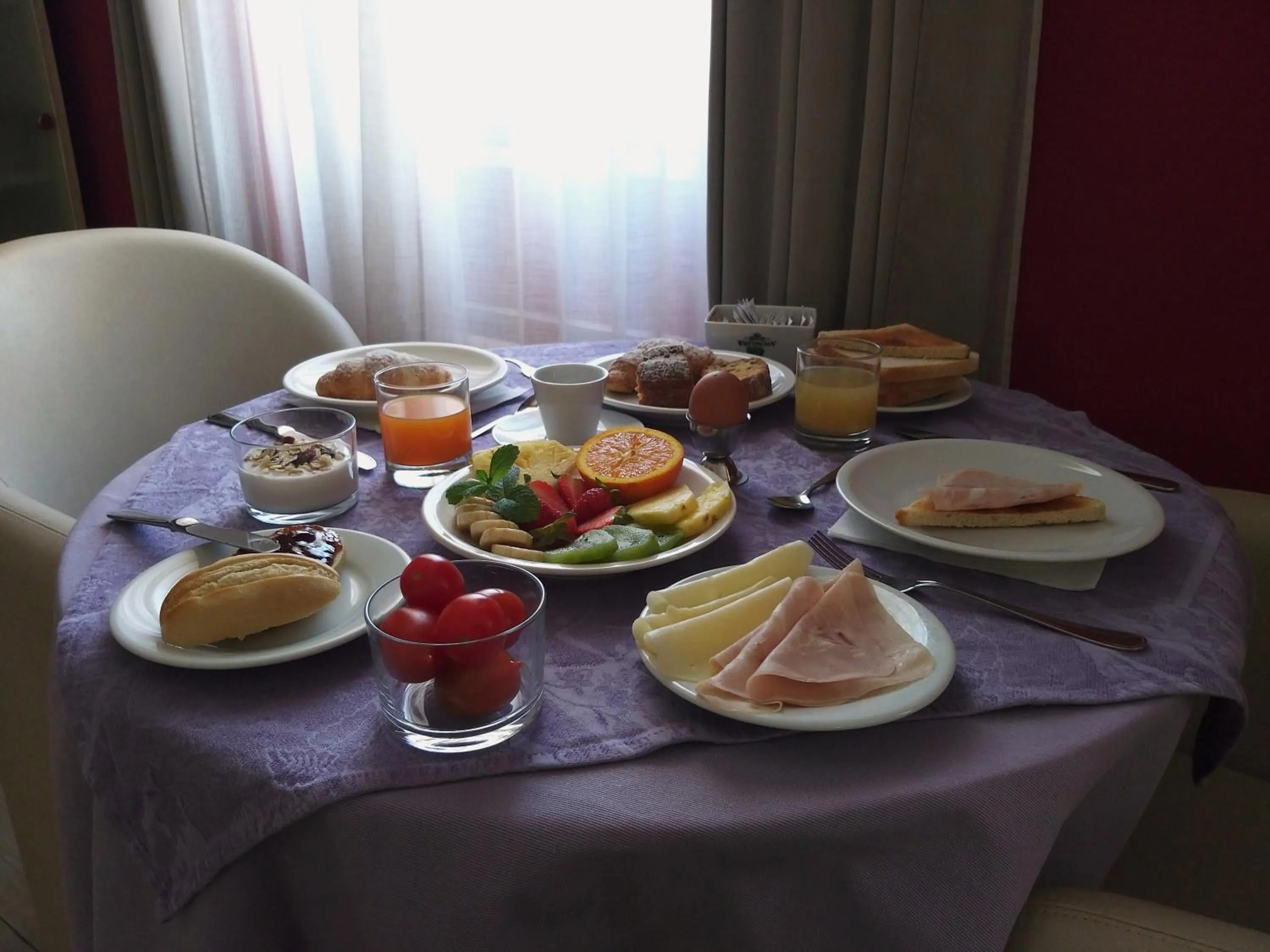 Breakfast in Hotel Belvir
