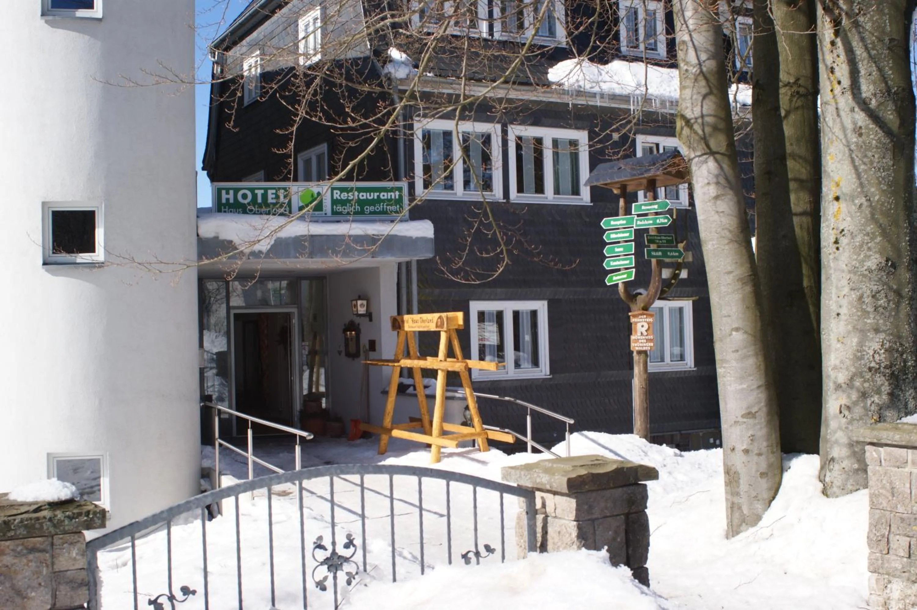 Facade/entrance in Hotel Haus Oberland