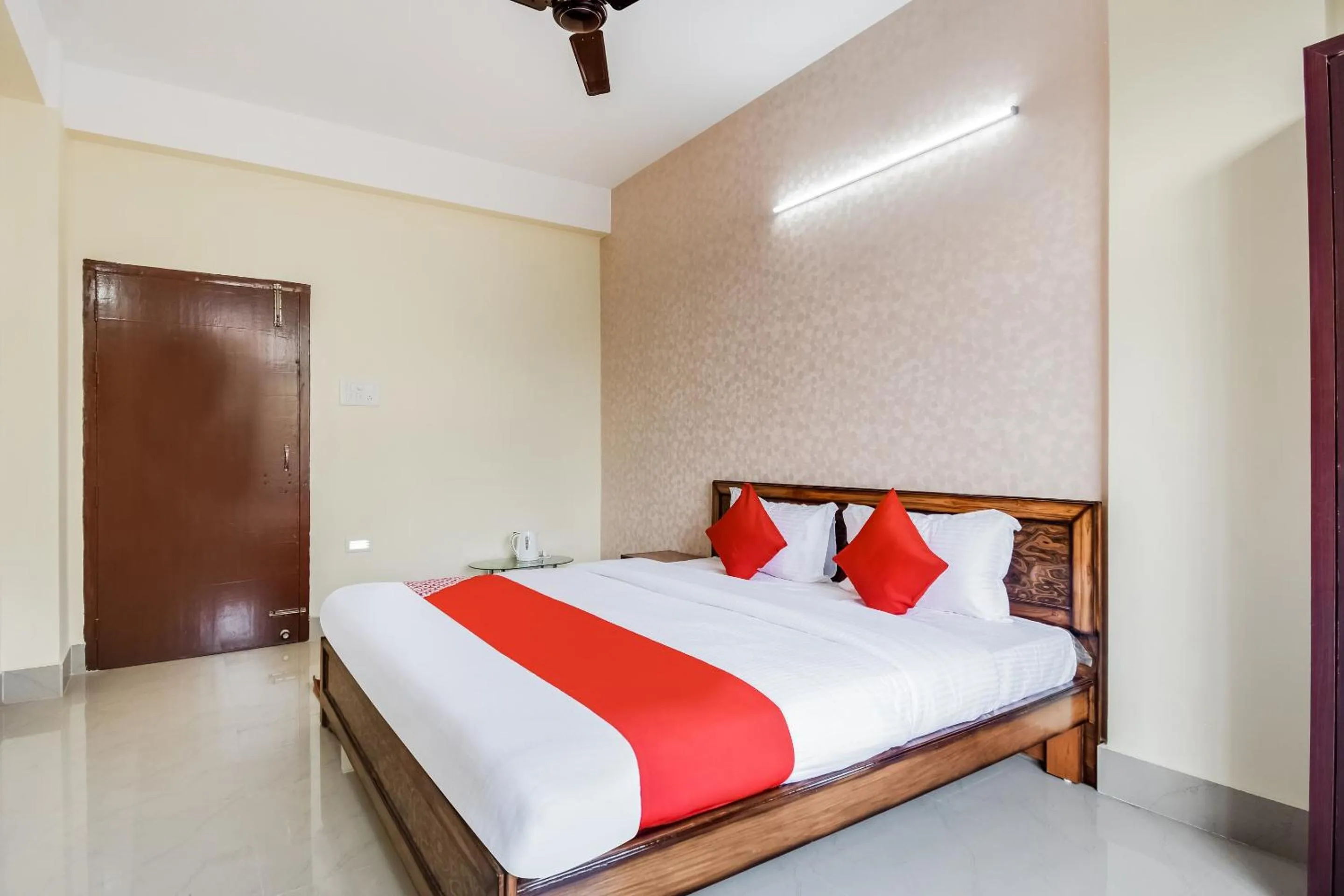 Bedroom, Bed in Super Hotel O Royal Pearl Inn