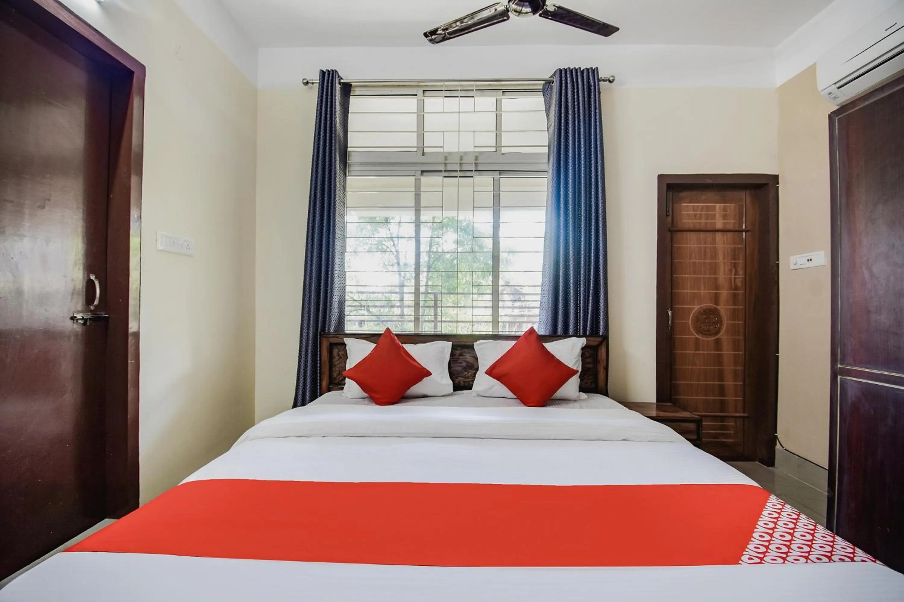 Bedroom, Bed in Super Hotel O Royal Pearl Inn