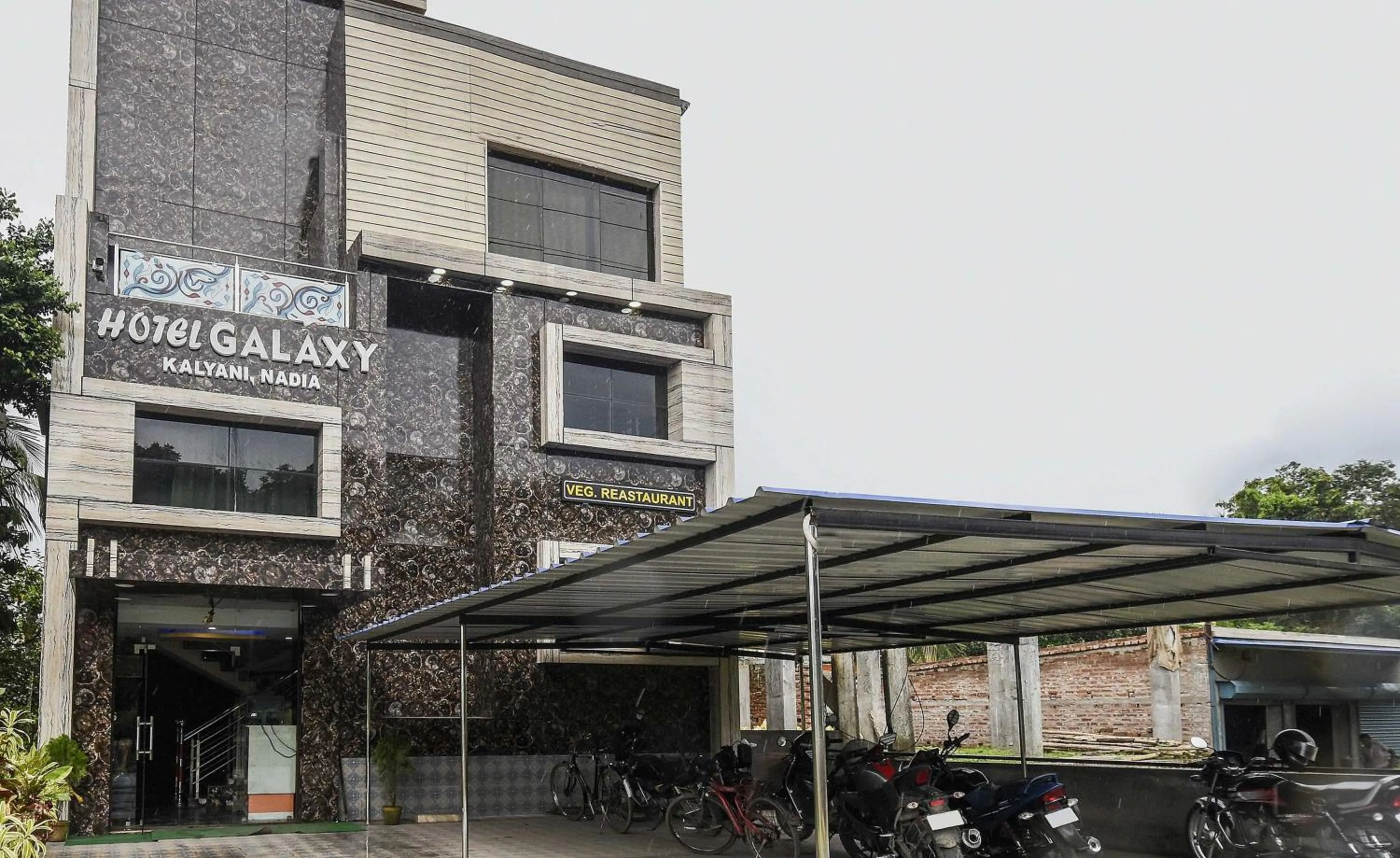 Facade/entrance in Hotel O Galaxy