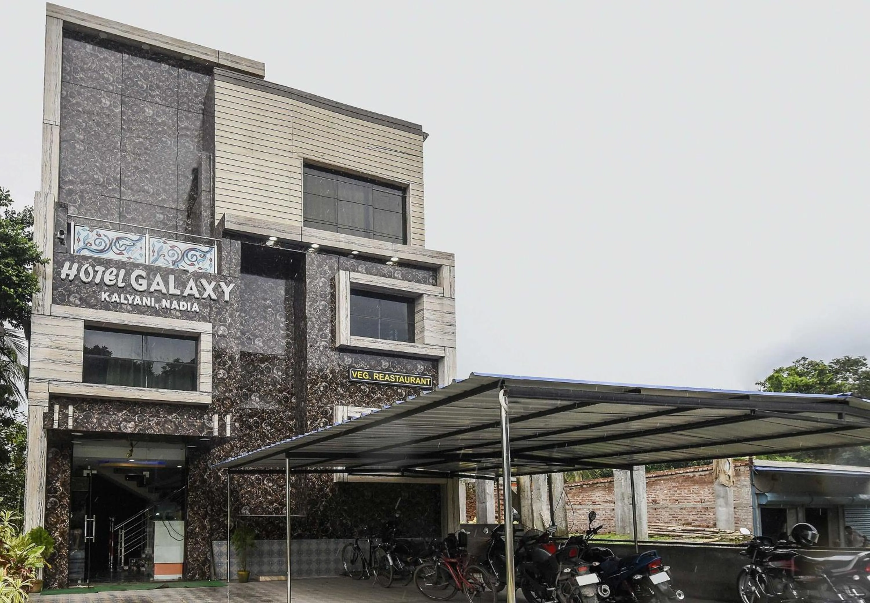 Facade/entrance in Hotel O Galaxy