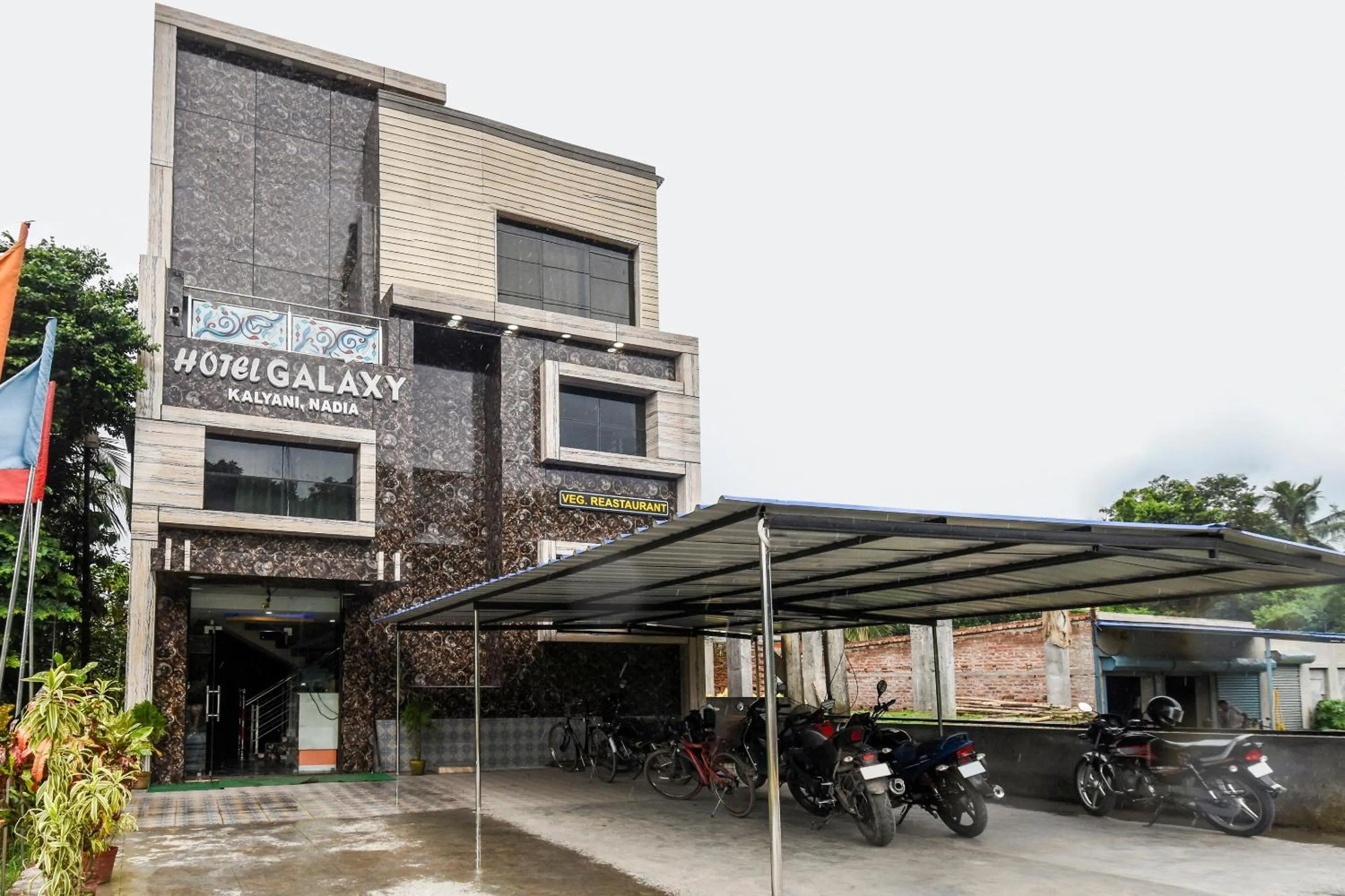 Facade/entrance in Hotel O Galaxy