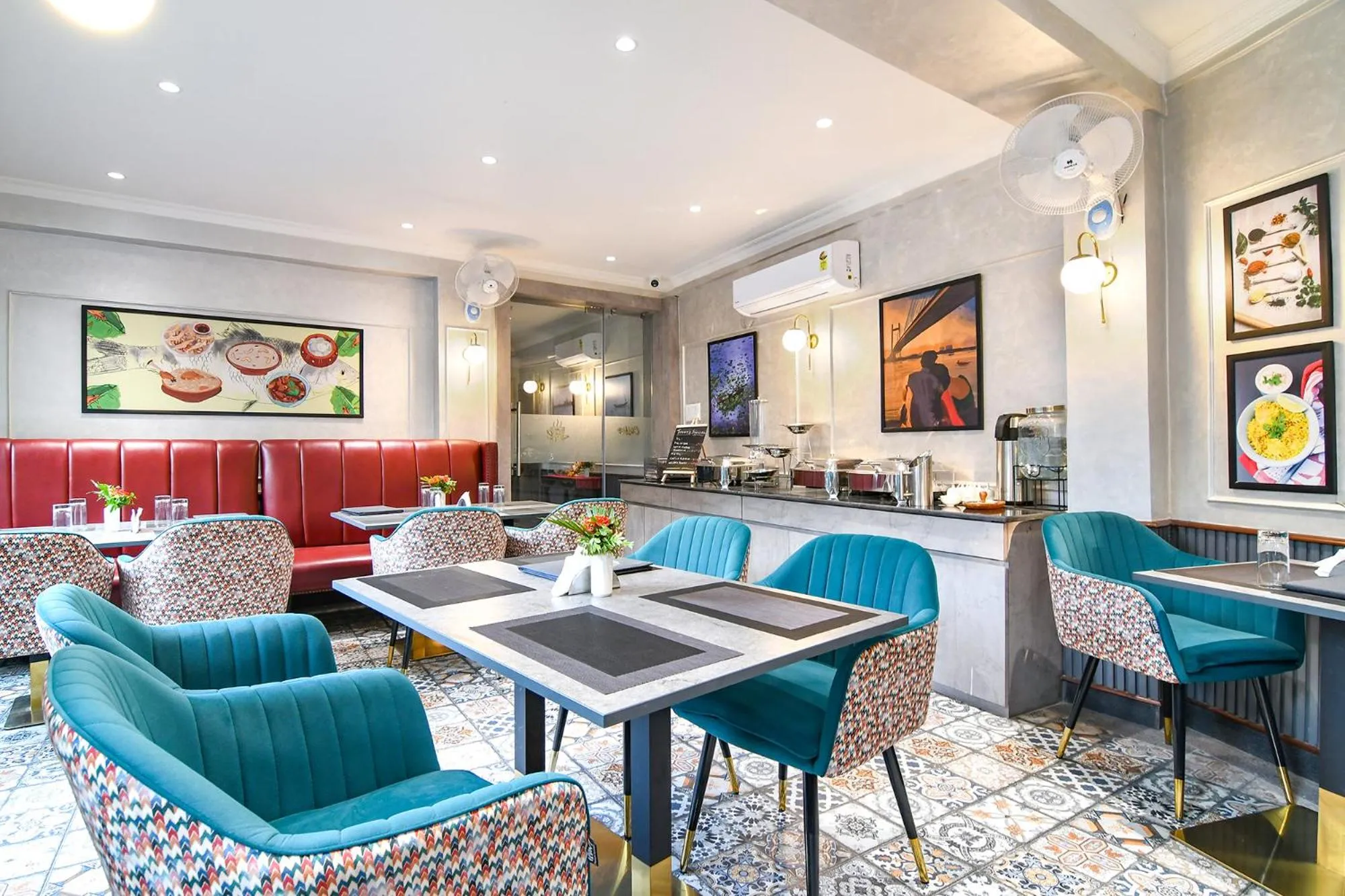 Restaurant/places to eat in FabHotel Prime Swagatam International Chinar Park