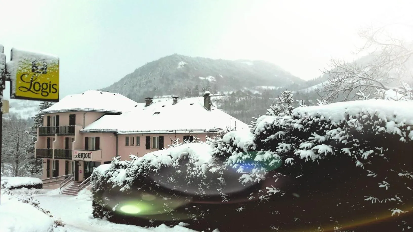 Property building in Logis Hôtel Le Griou