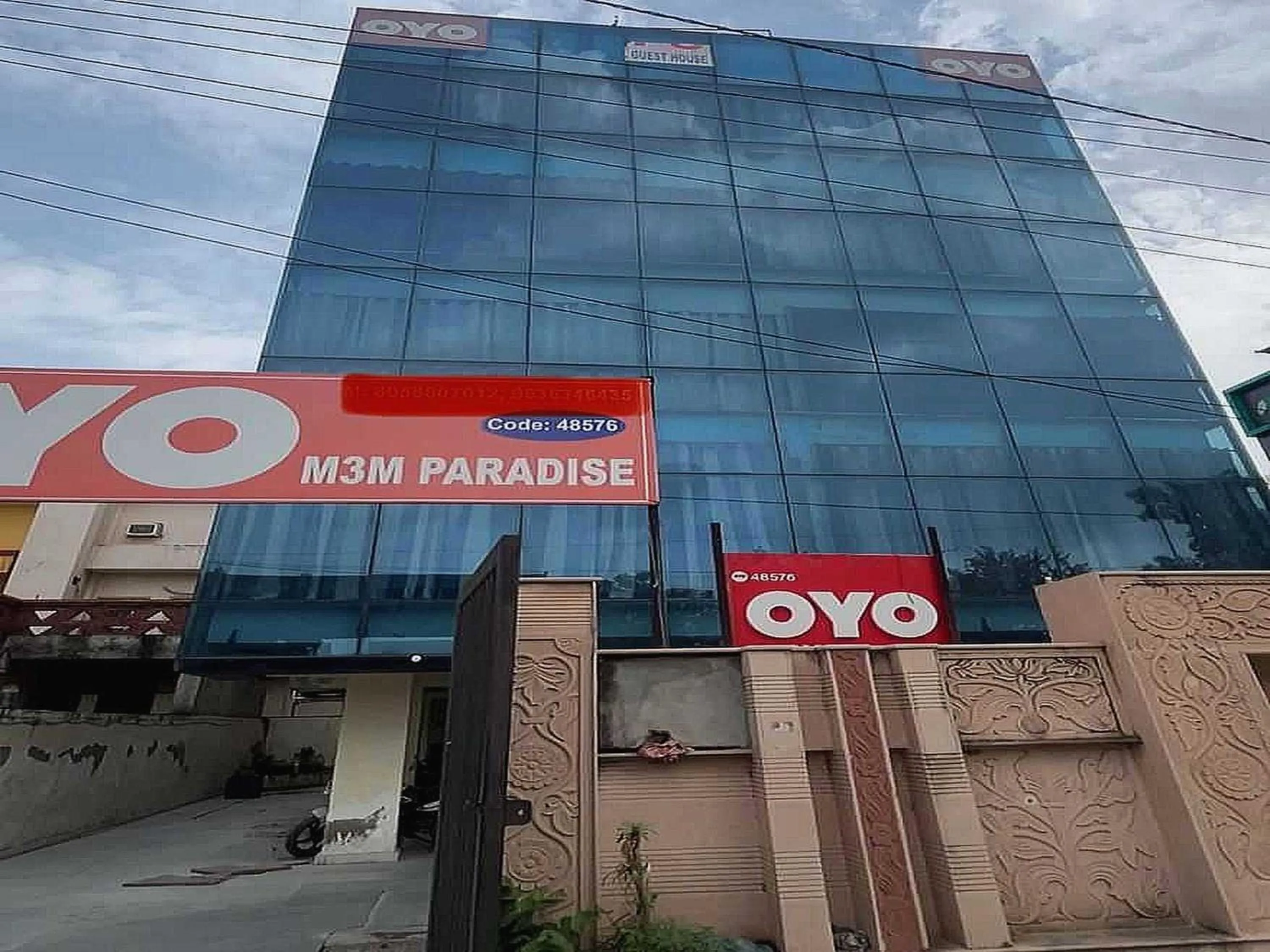 Facade/entrance in Hotel O M.M. Paradise & PG