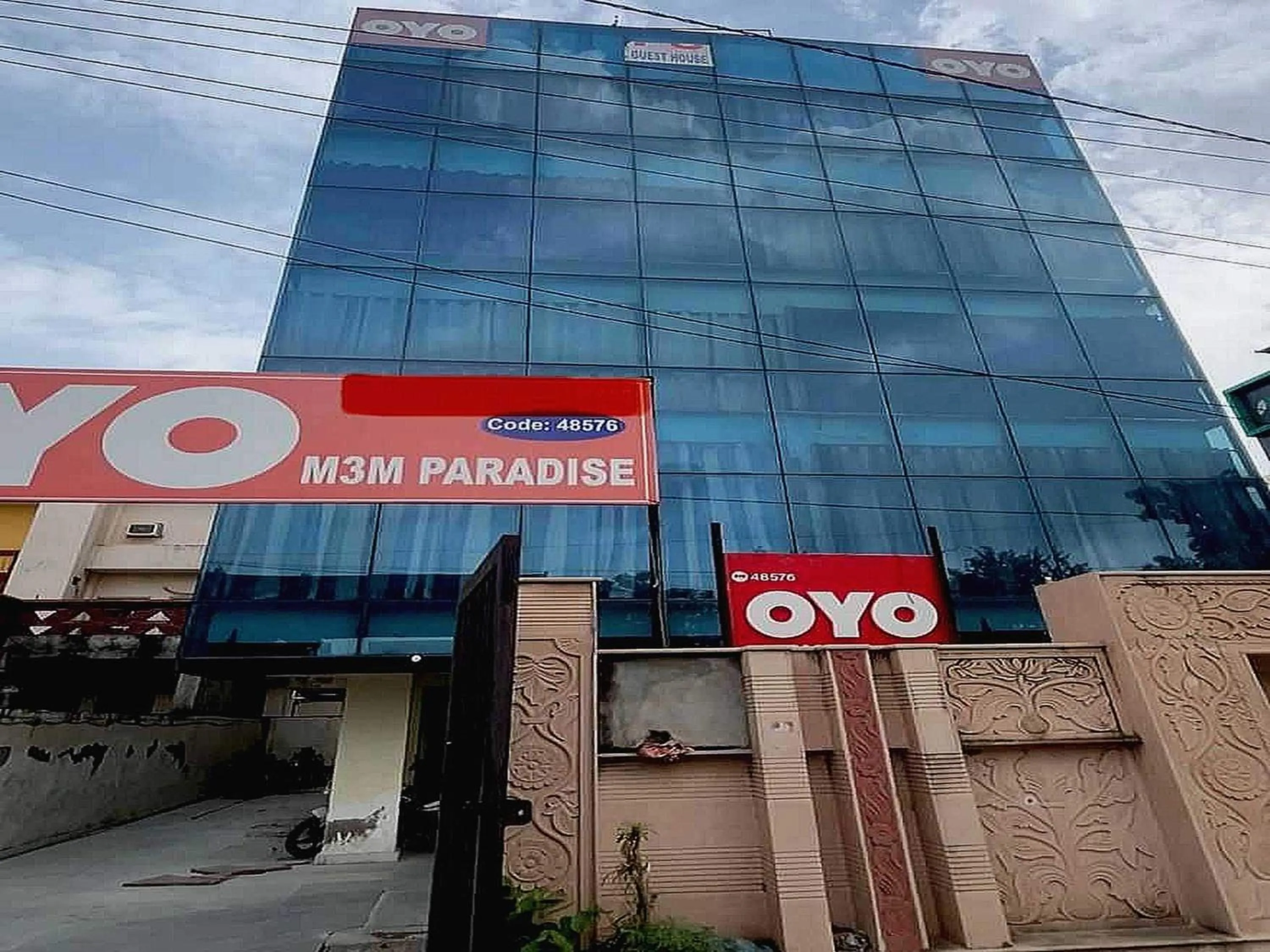 Facade/entrance in Hotel O M.M. Paradise & PG