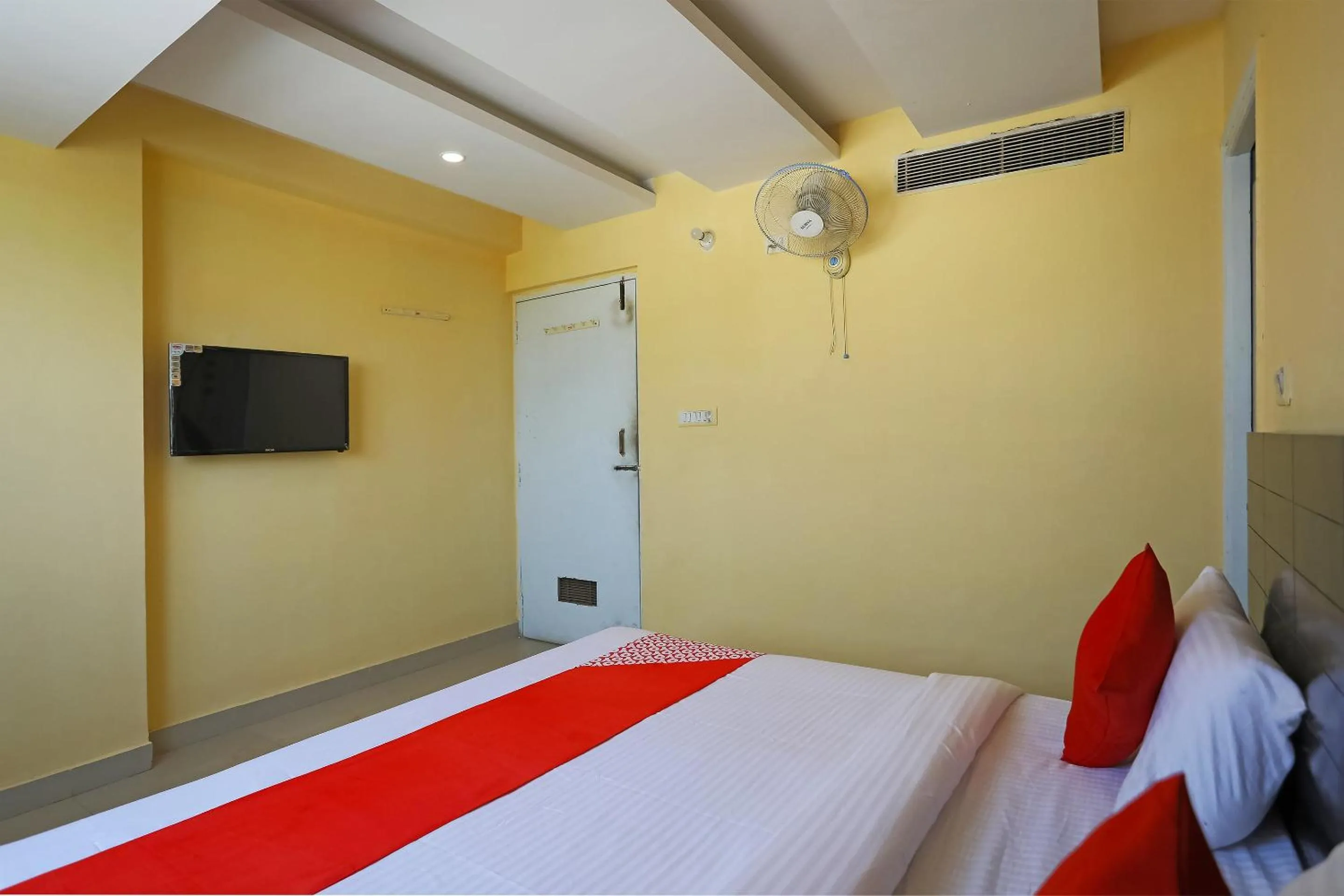 Bedroom in Hotel O M.M. Paradise & PG