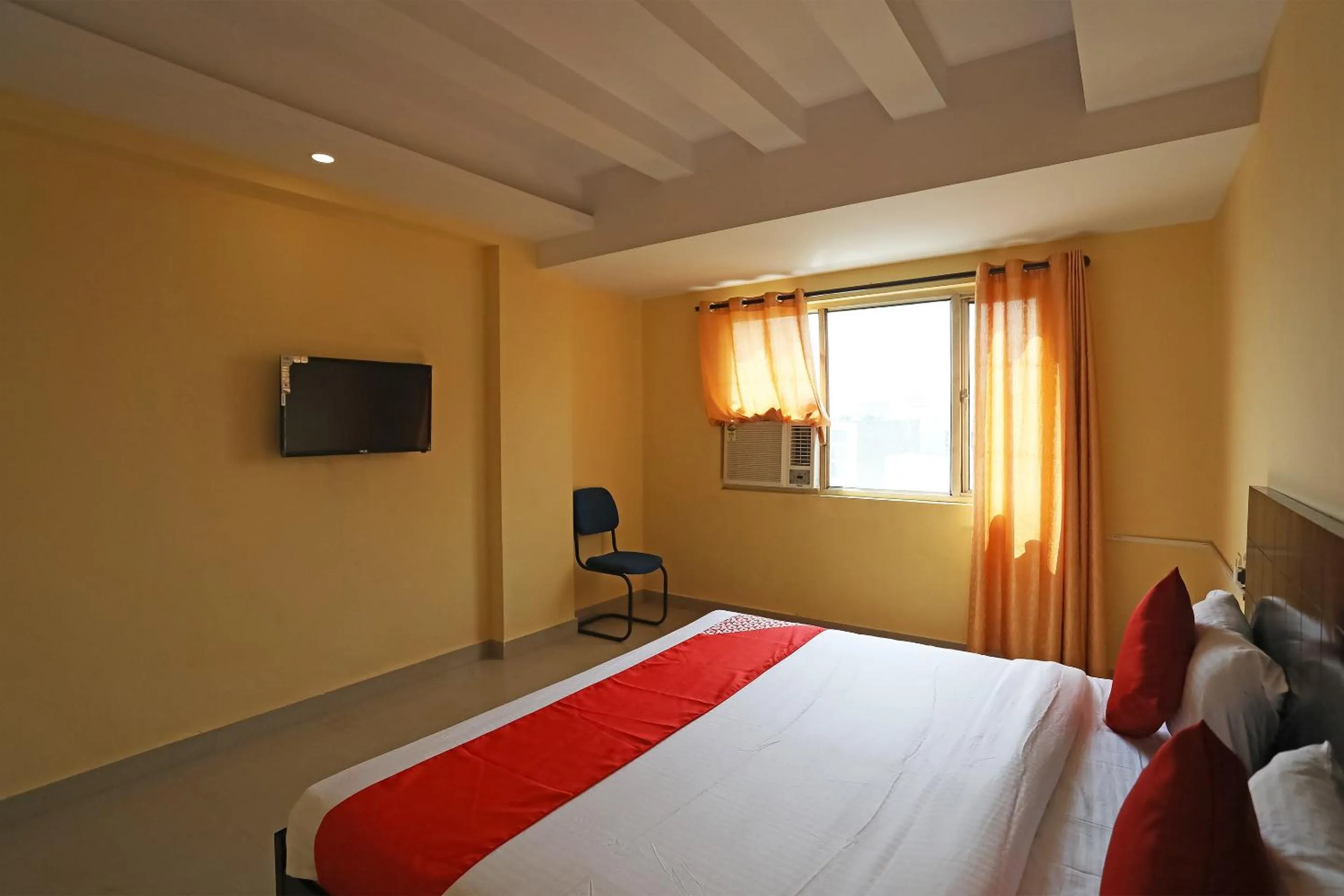 Bedroom, Bed in Hotel O M.M. Paradise & PG