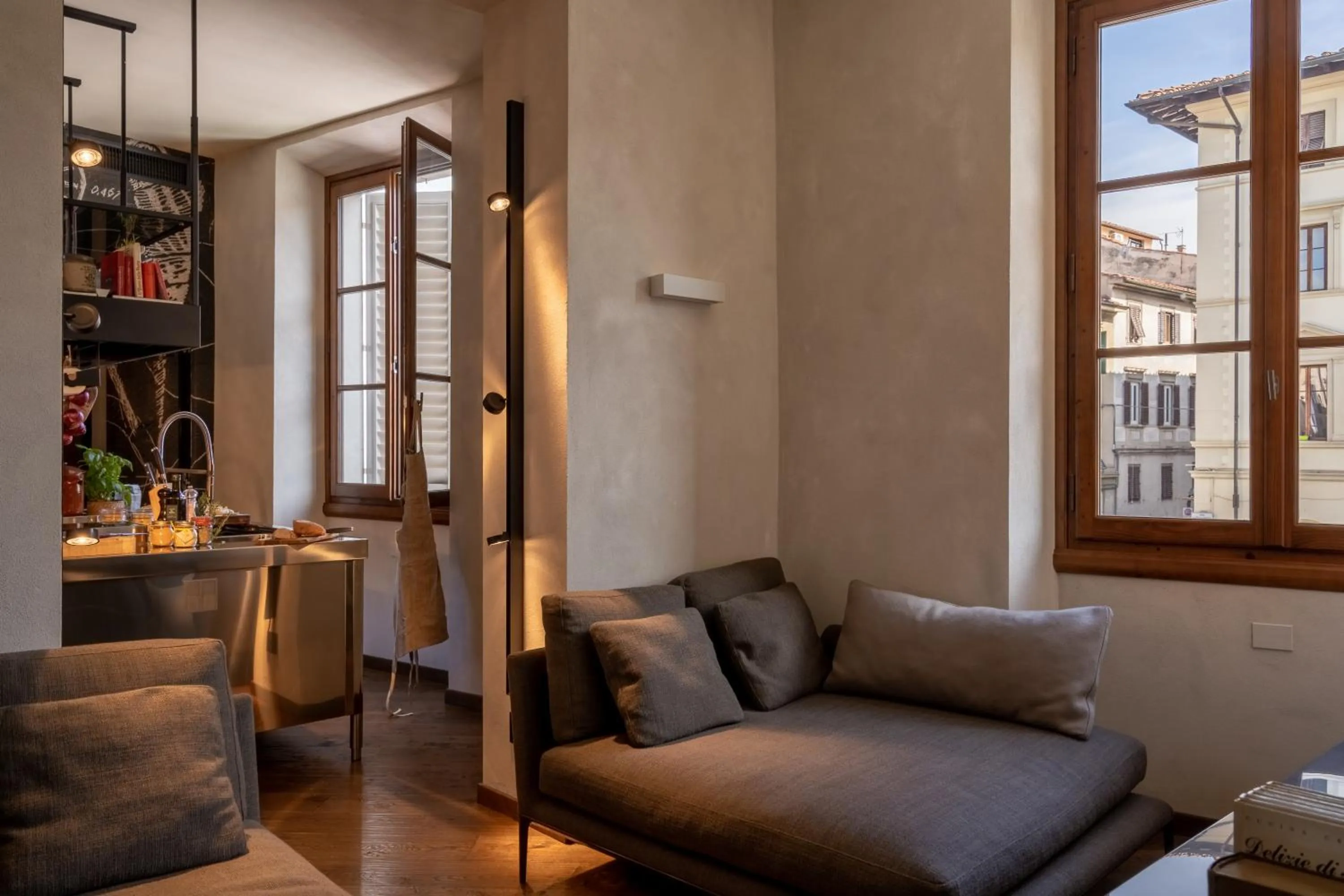 Living room in Oltrarno 1881 Apartments
