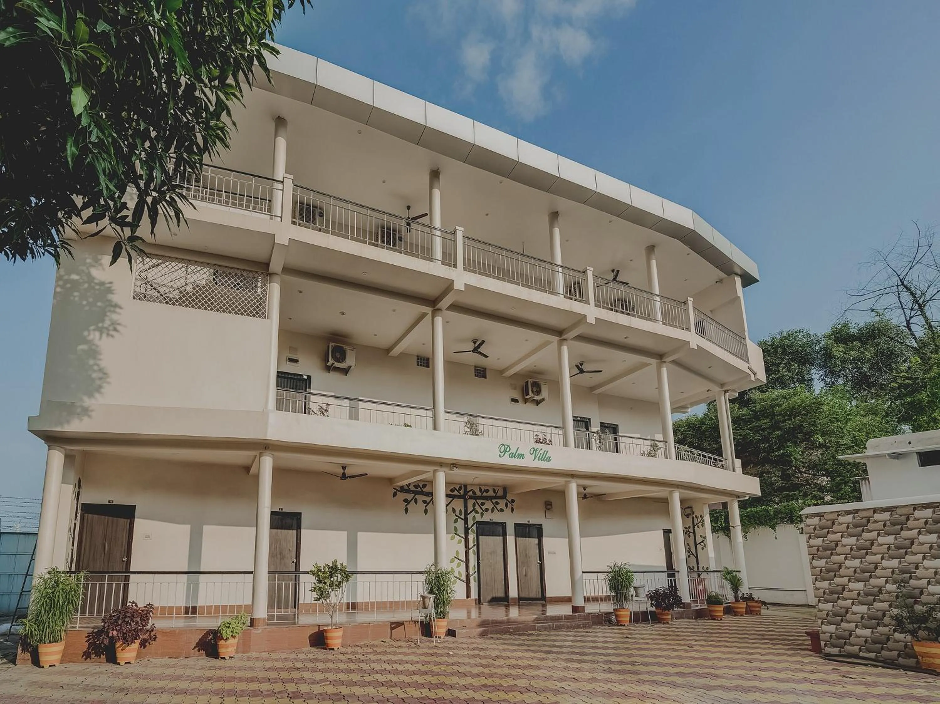 Facade/entrance in Super Capital O Gulmohar Marriage Garden