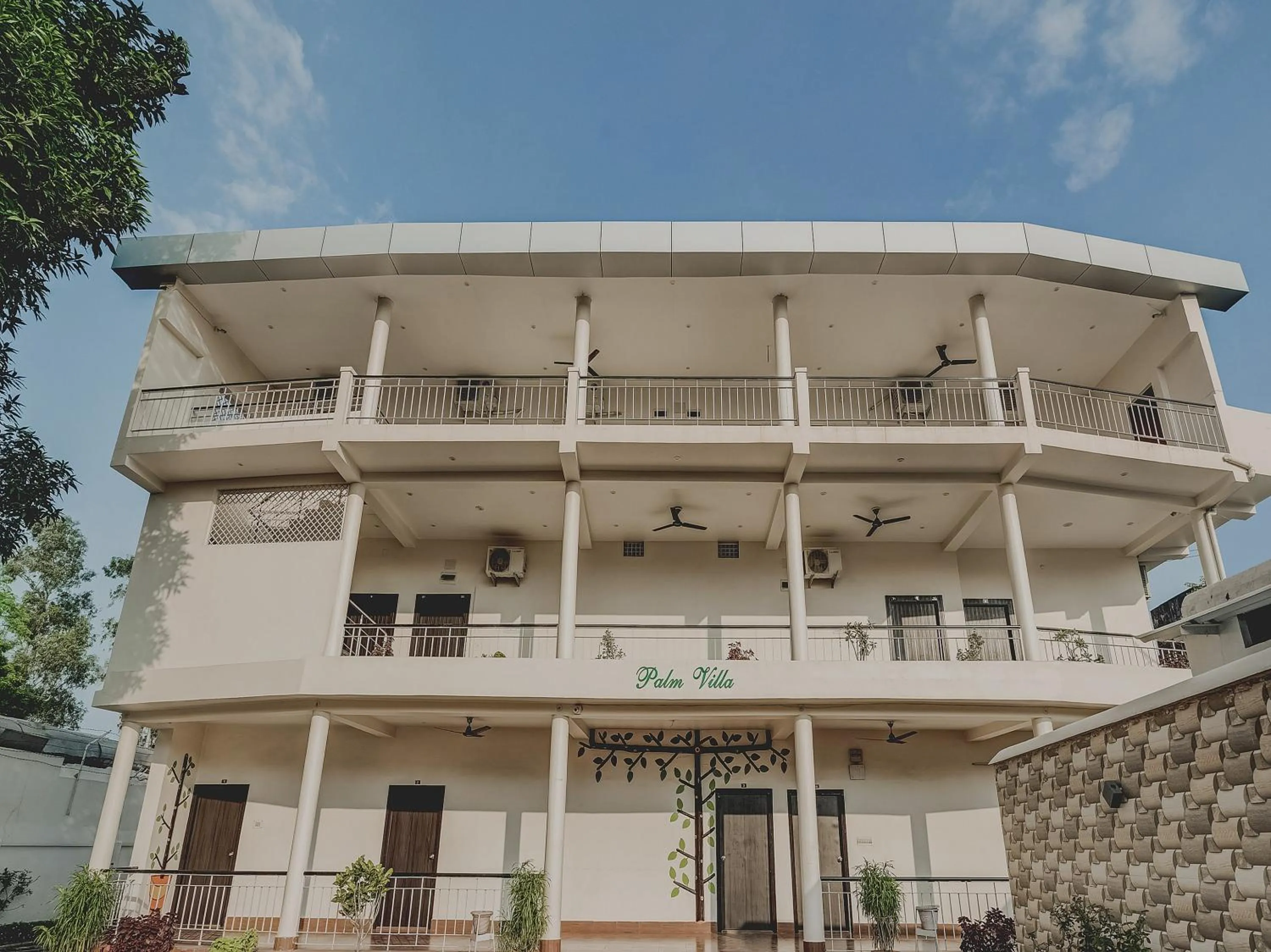 Facade/entrance in Super Capital O Gulmohar Marriage Garden