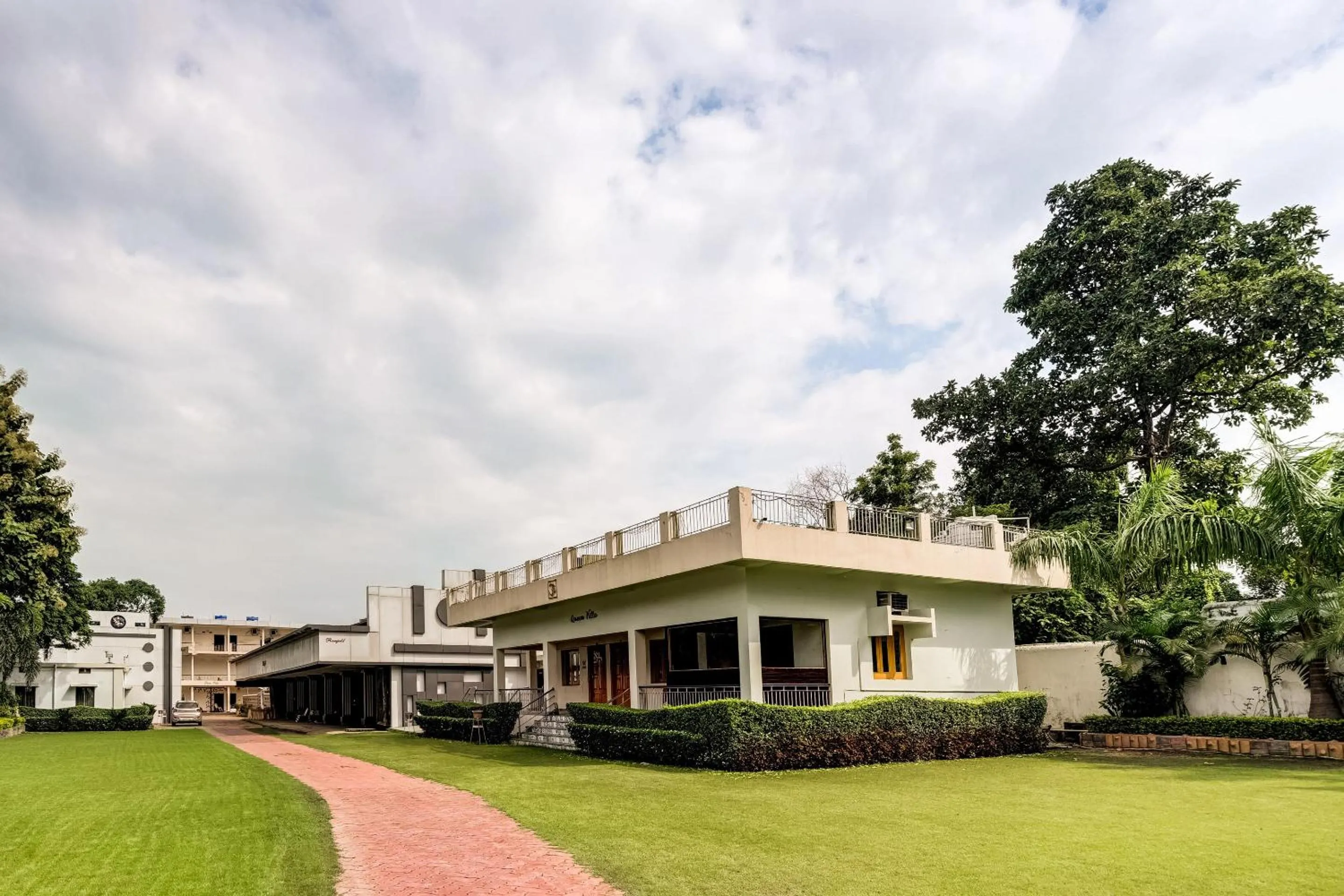 Garden in Super Capital O Gulmohar Marriage Garden