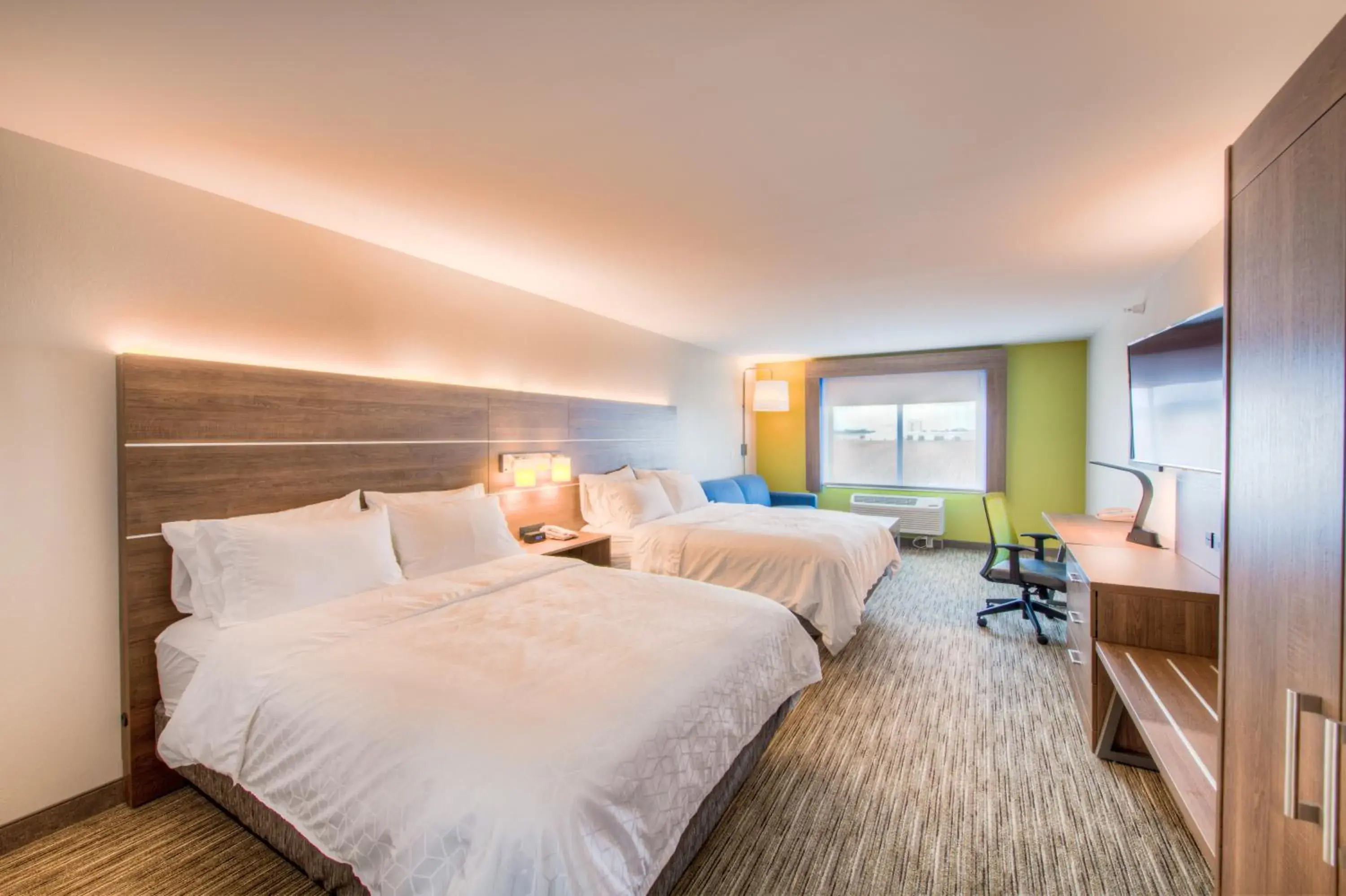 Suite with Two Beds - Non-Smoking in Holiday Inn Express & Suites - Remington by IHG Suite with Two Beds - Non-Smoking in Holiday Inn Express & Suites - Remington by IHG