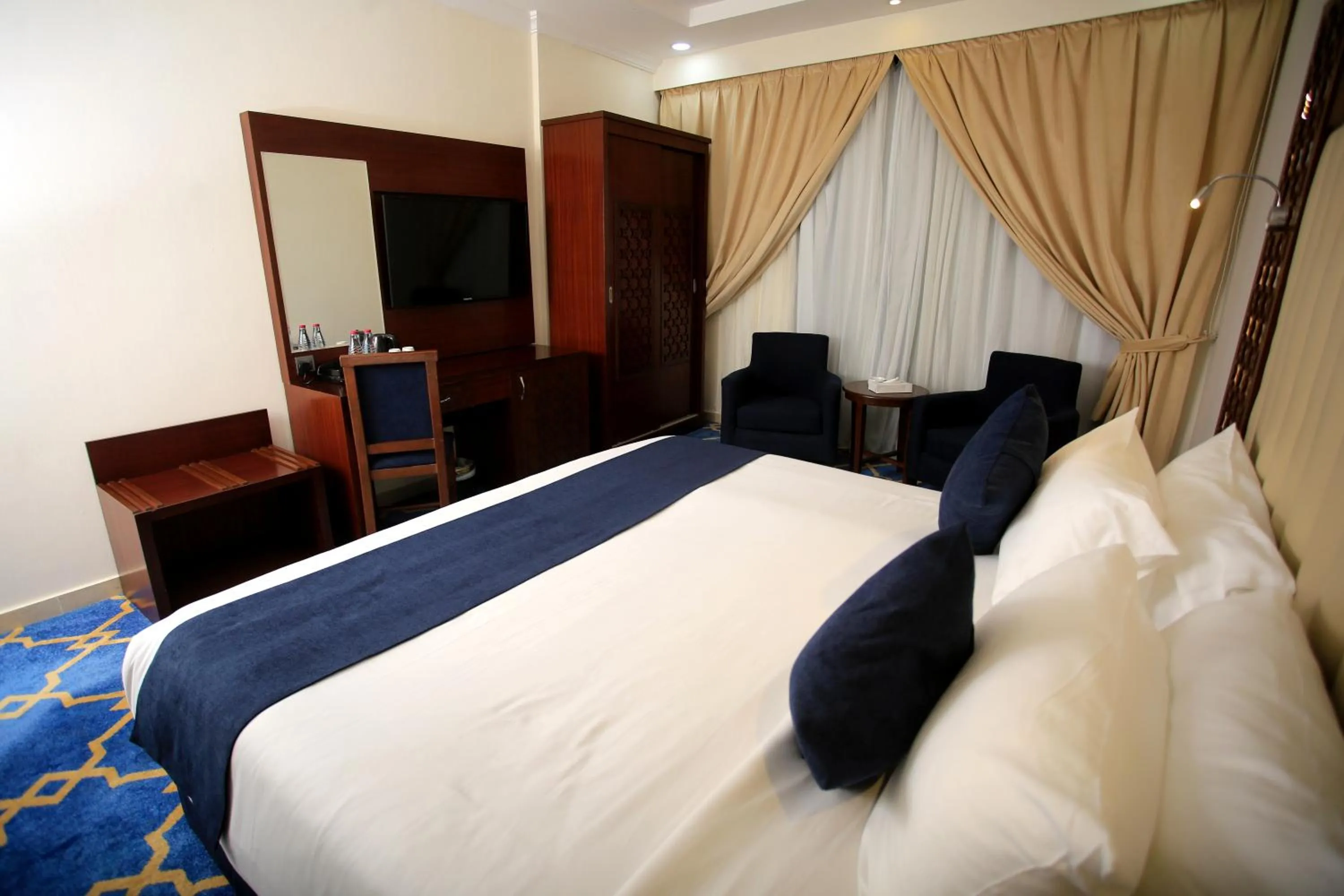 Bedroom, Bed in Jeddah Oasis Hotel