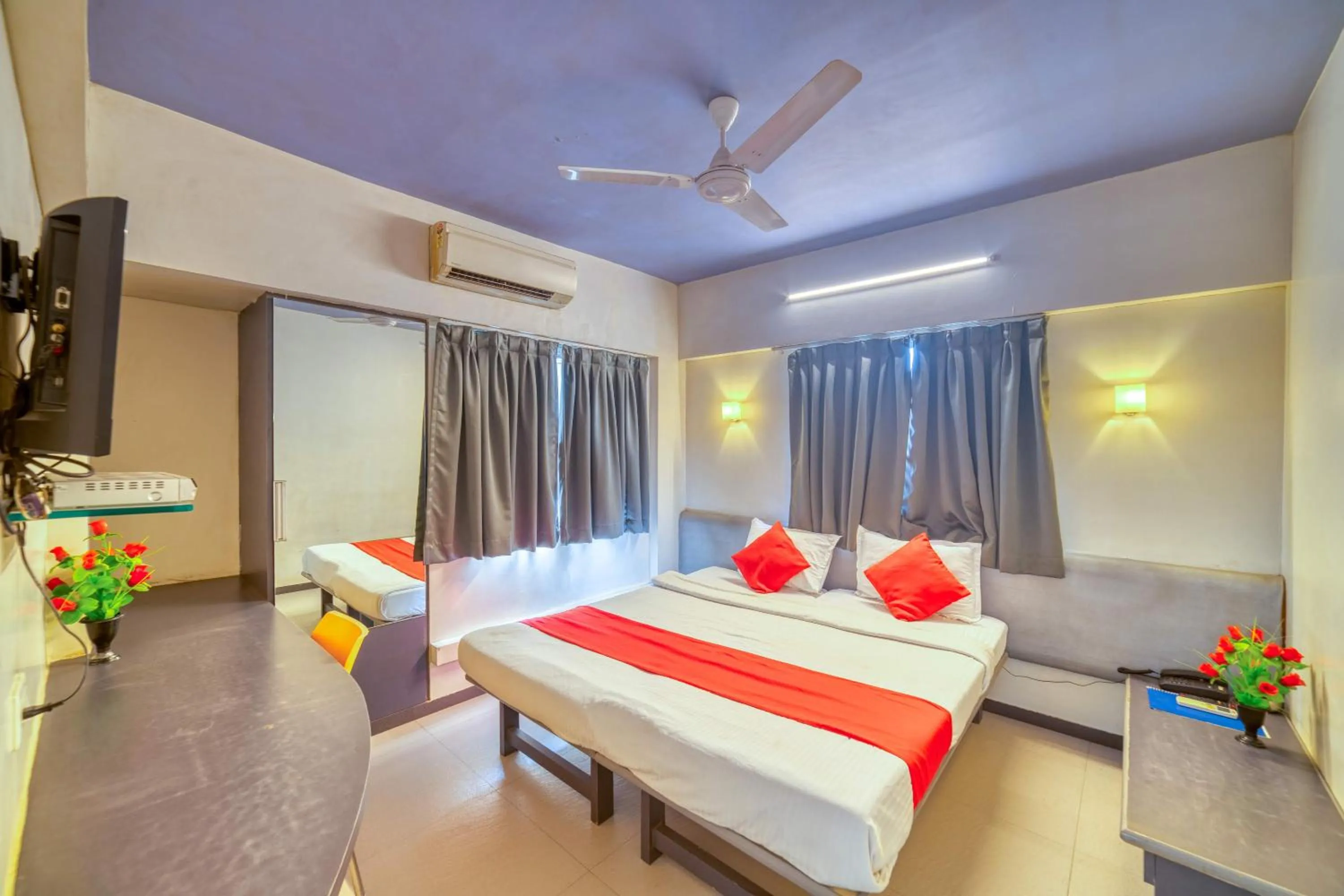 Photo of the whole room, Bed in Hotel Grand Ashwin